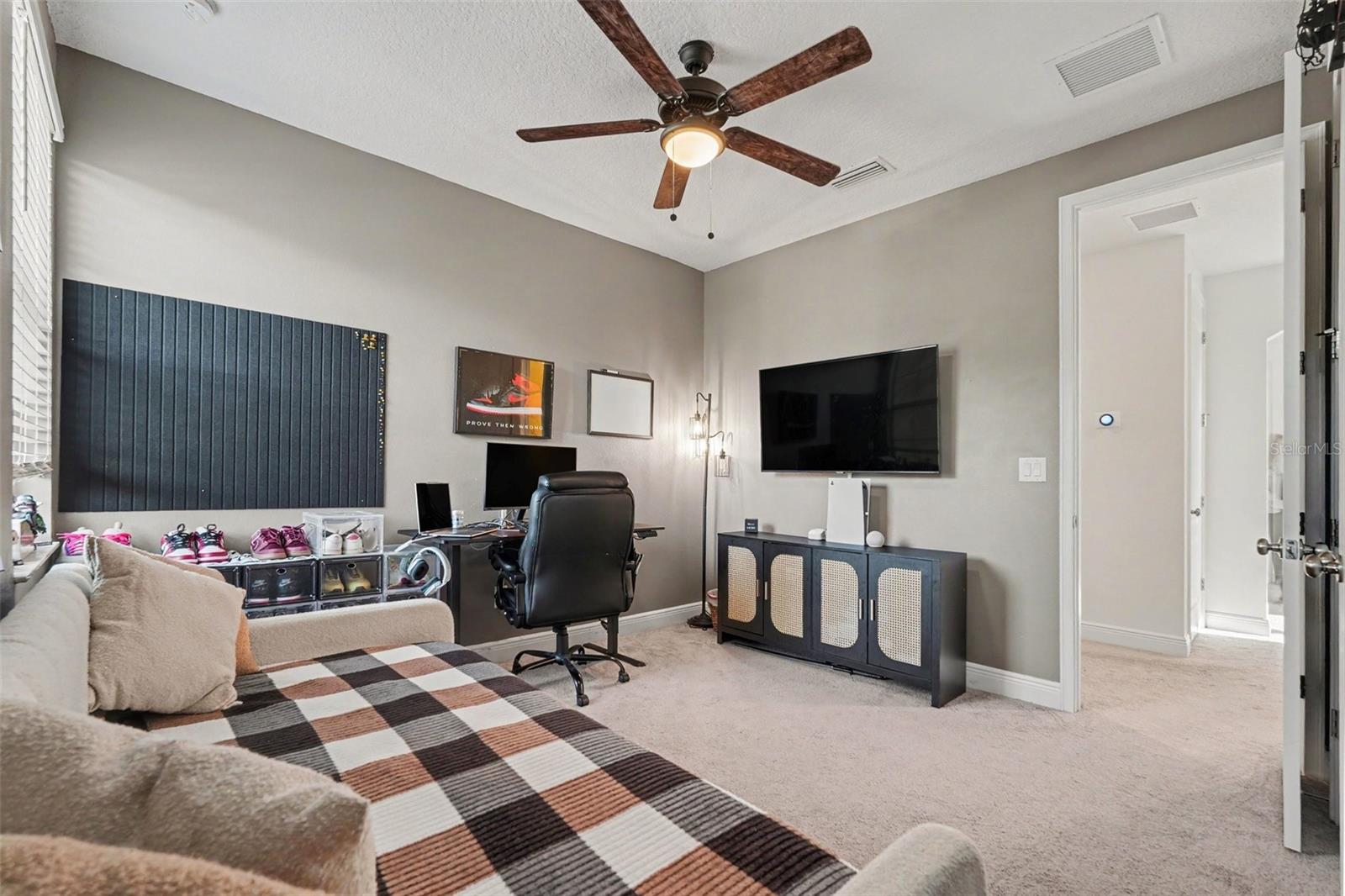 112 ELINA SKY DR — photo 28