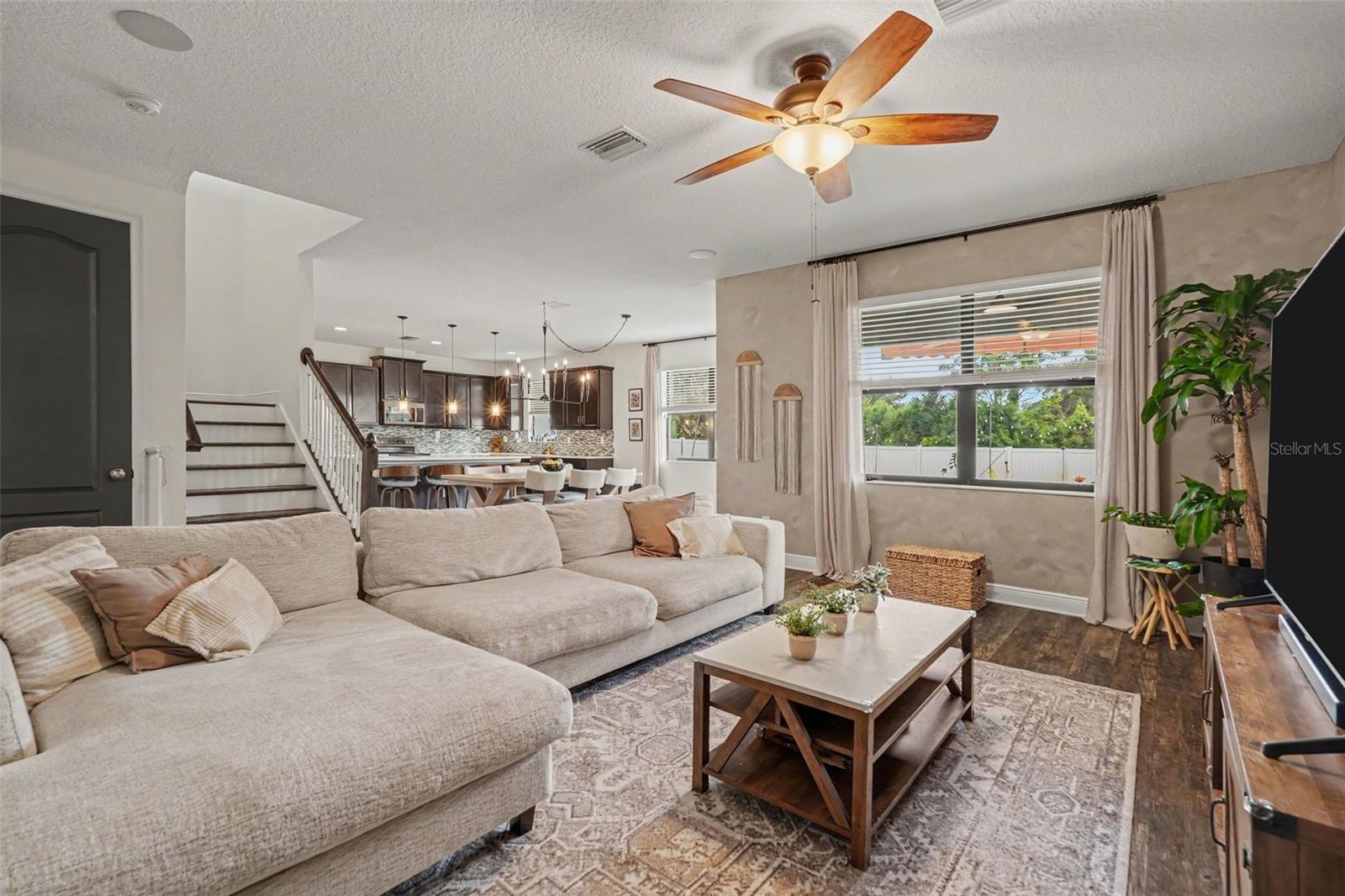 112 ELINA SKY DR — photo 10