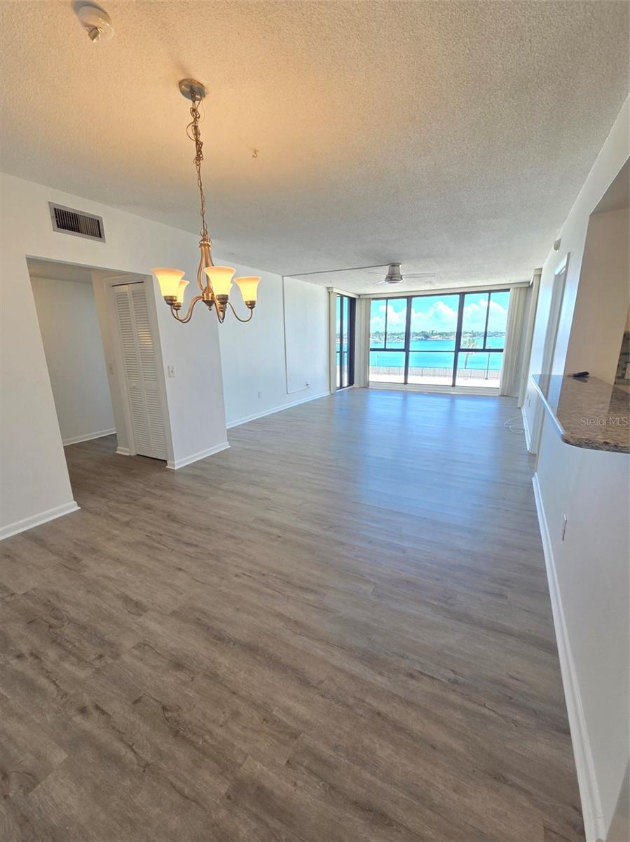 7100 SUNSHINE SKYWAY LN S #301 — photo 3
