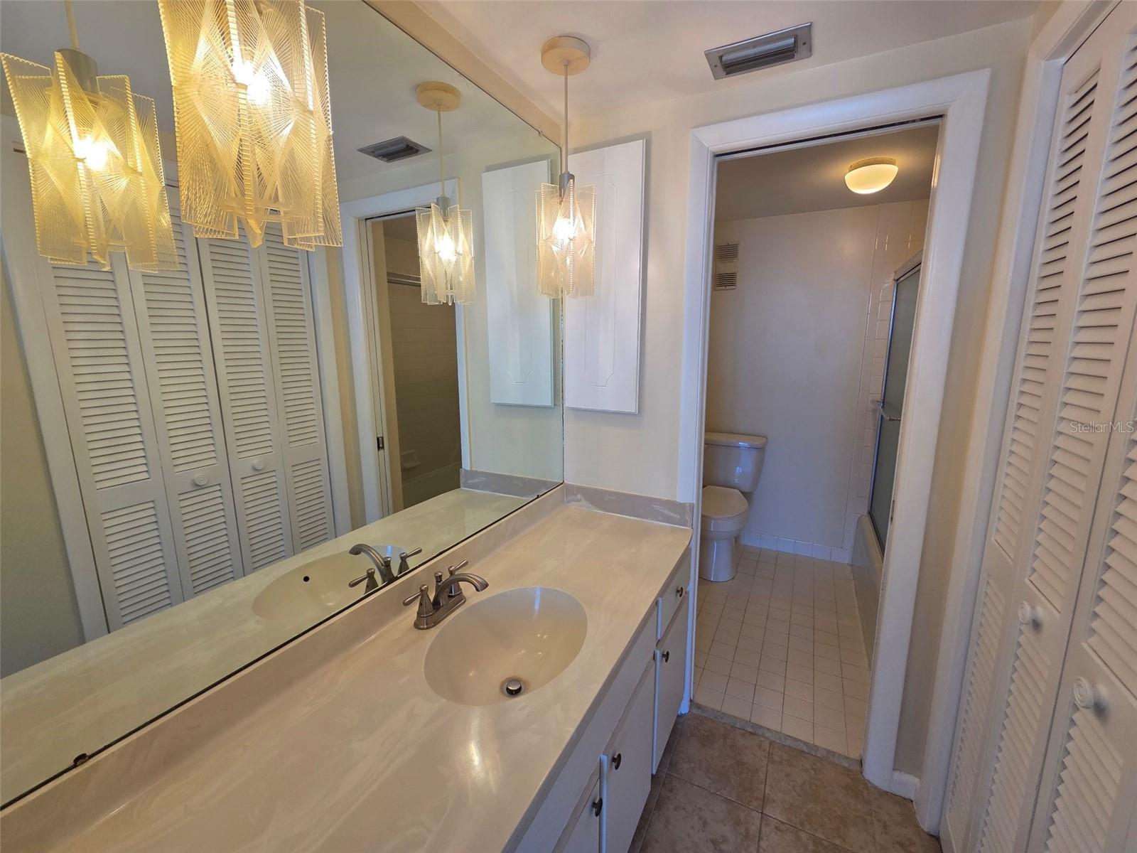 7100 SUNSHINE SKYWAY LN S #301 — photo 10