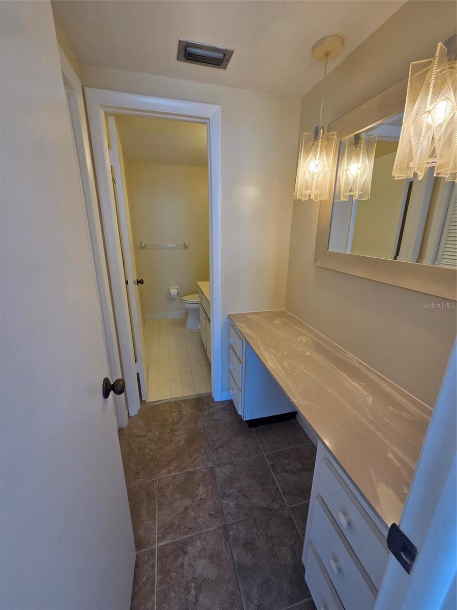 7100 SUNSHINE SKYWAY LN S #301 — photo 8