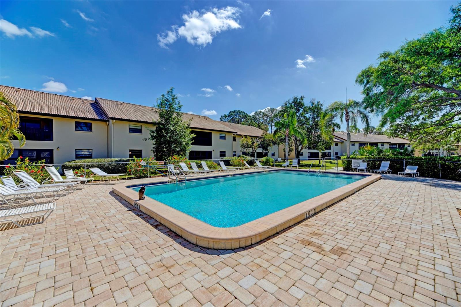 375 THREE LAKES LN #A — photo 39