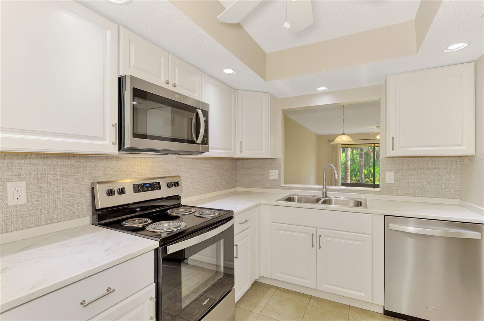 375 THREE LAKES LN #A — photo 15