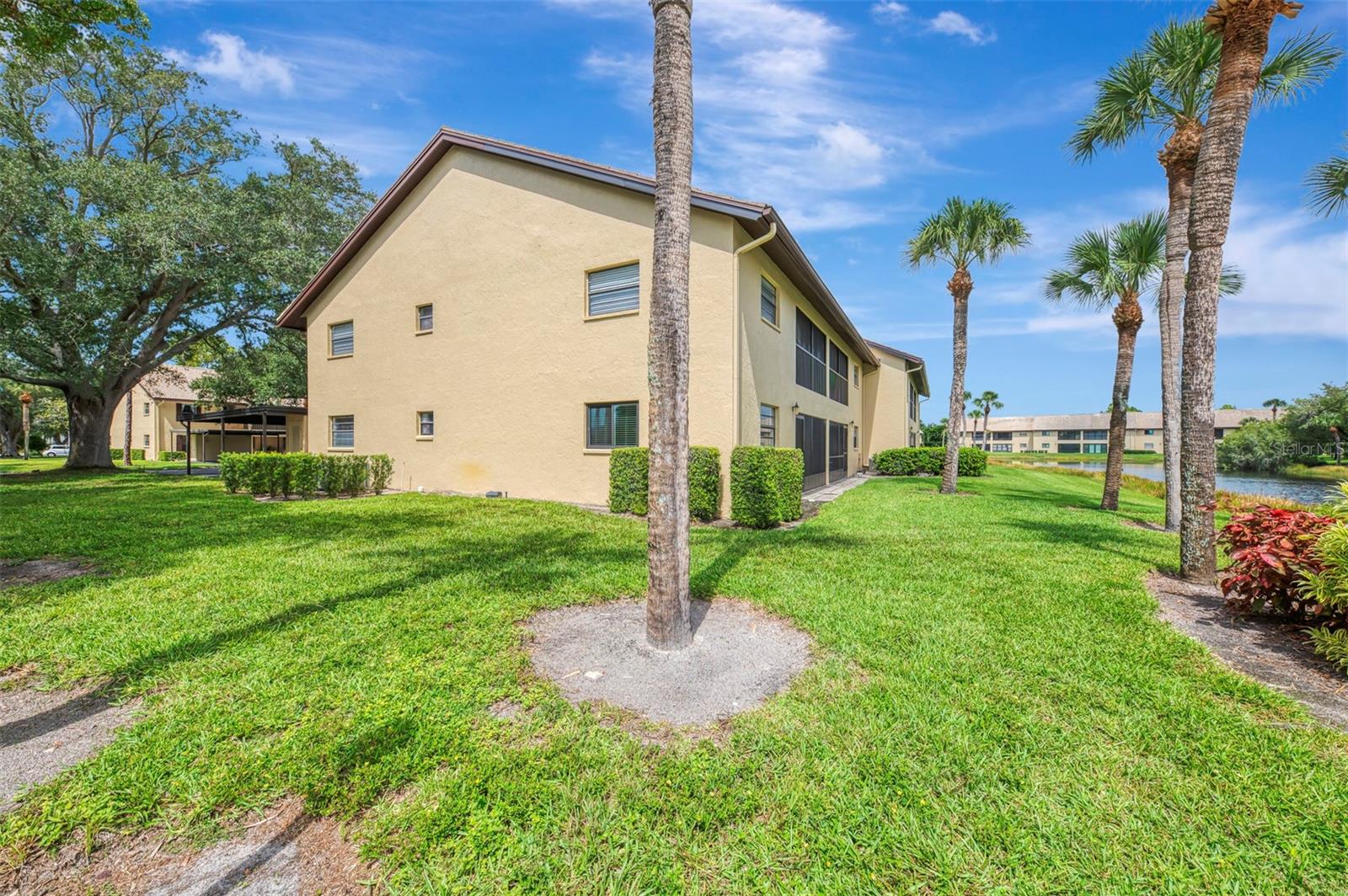 375 THREE LAKES LN #A — photo 30