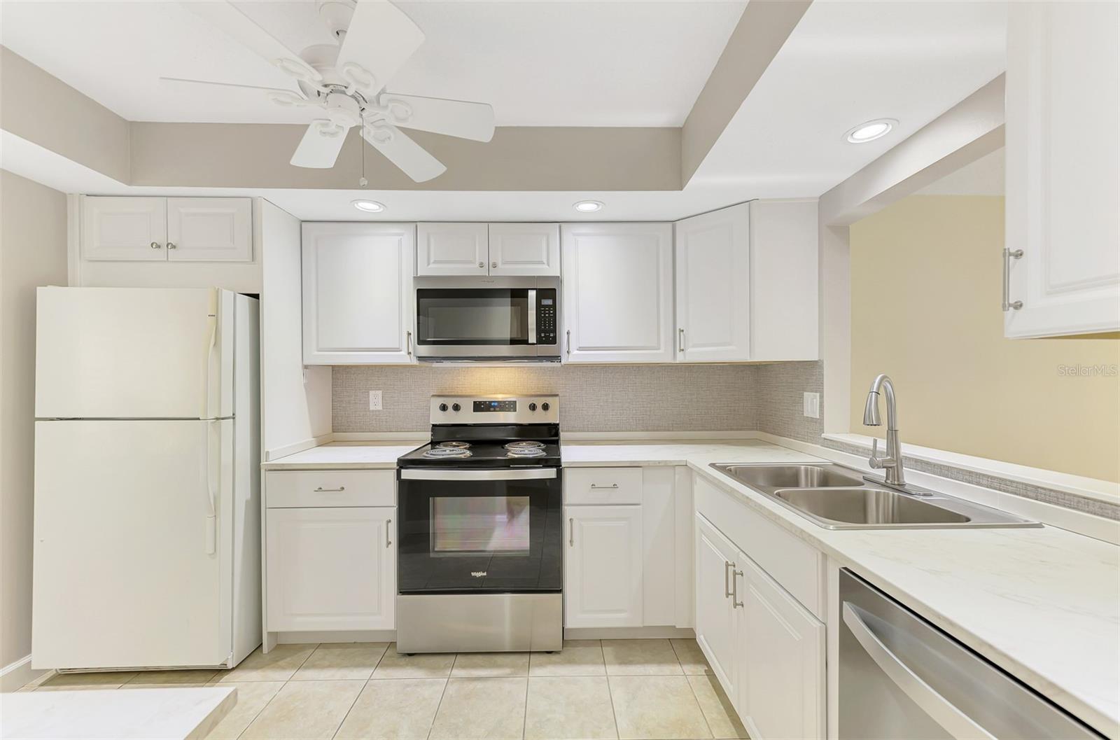 375 THREE LAKES LN #A — photo 12