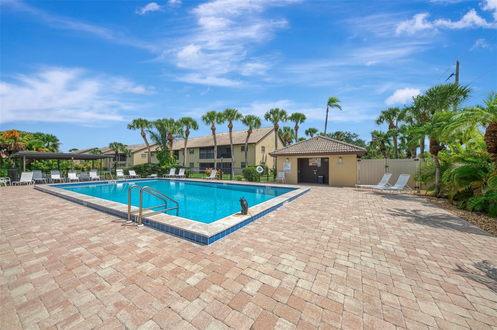 375 THREE LAKES LN #A — photo 34