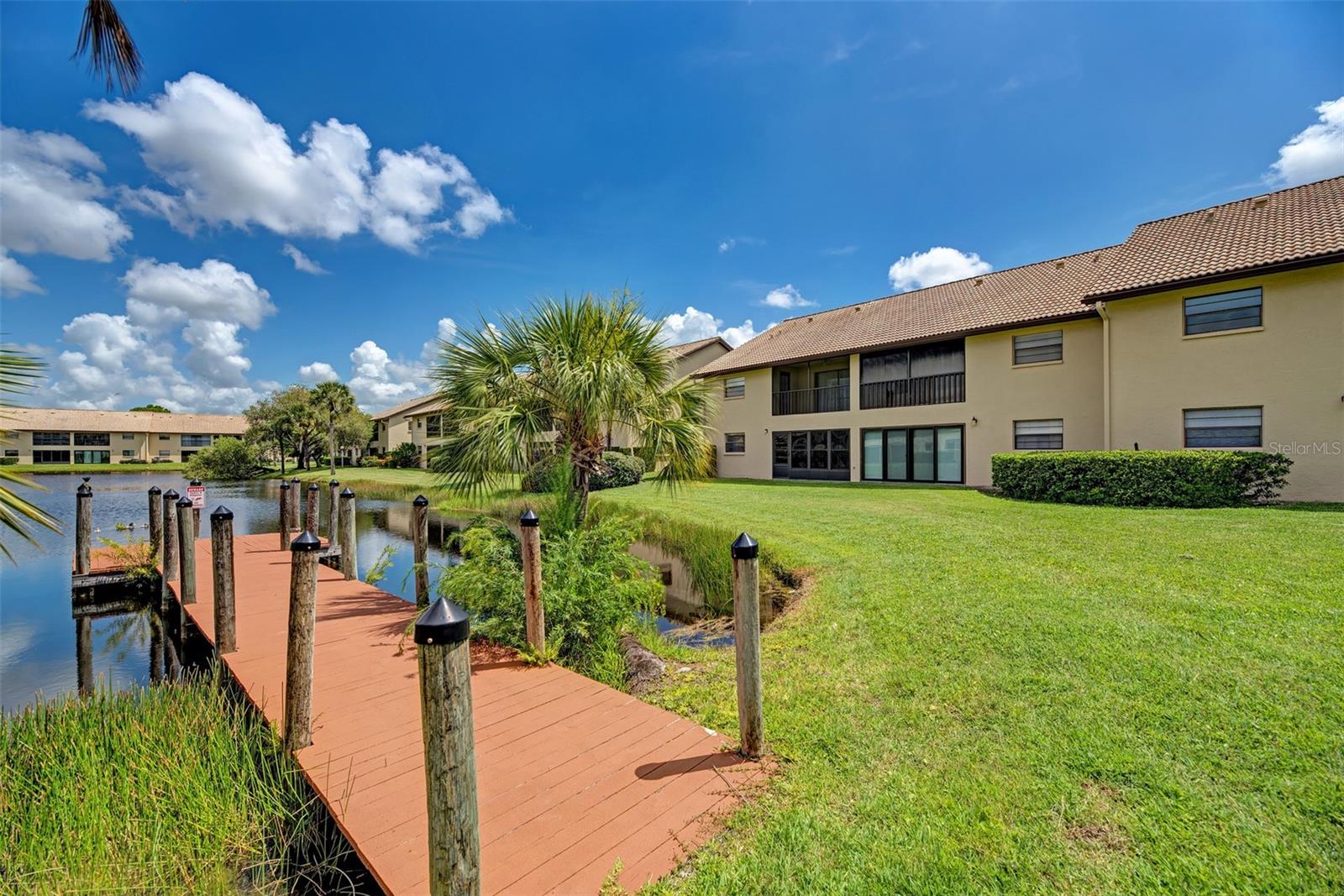 375 THREE LAKES LN #A — photo 38