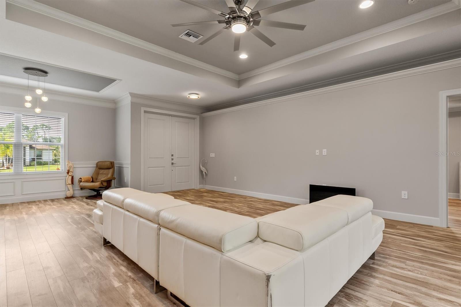2420 SHEILA LN — photo 10