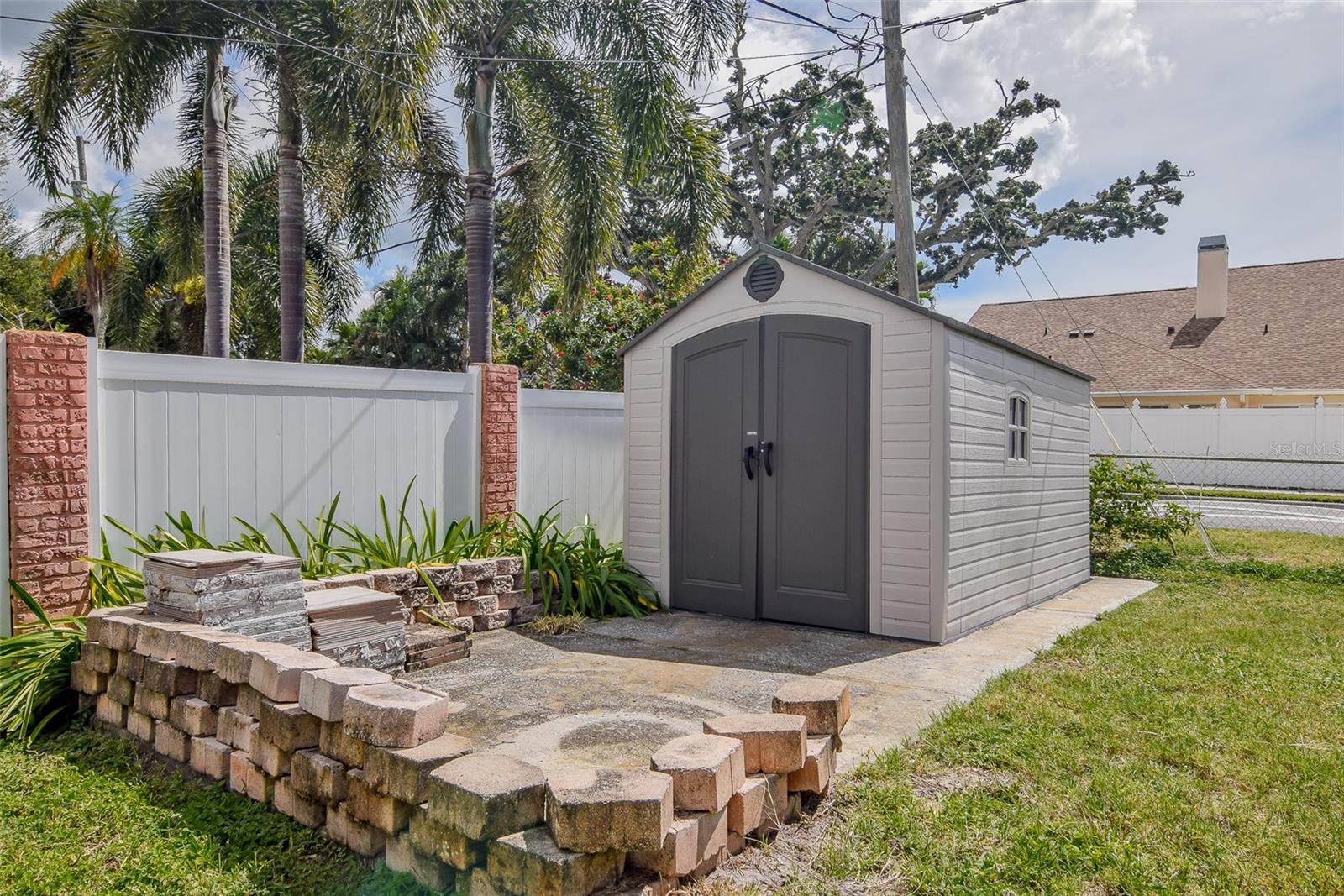 13594 MONALEE AVE — photo 22