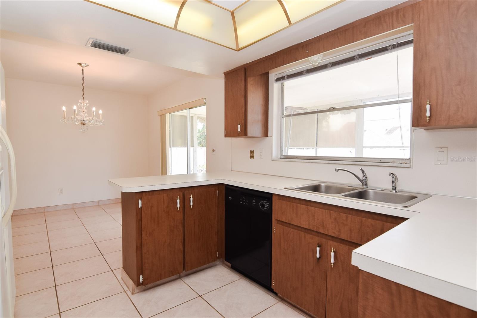 13594 MONALEE AVE — photo 4