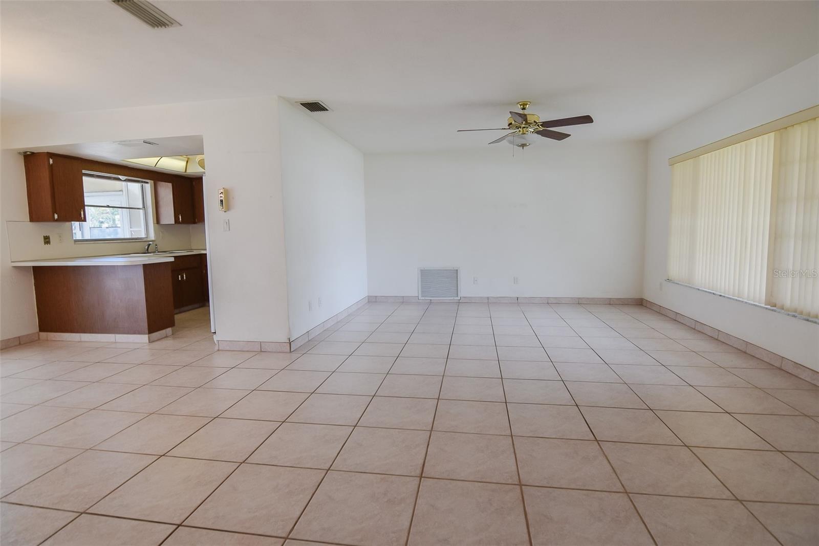 13594 MONALEE AVE — photo 6