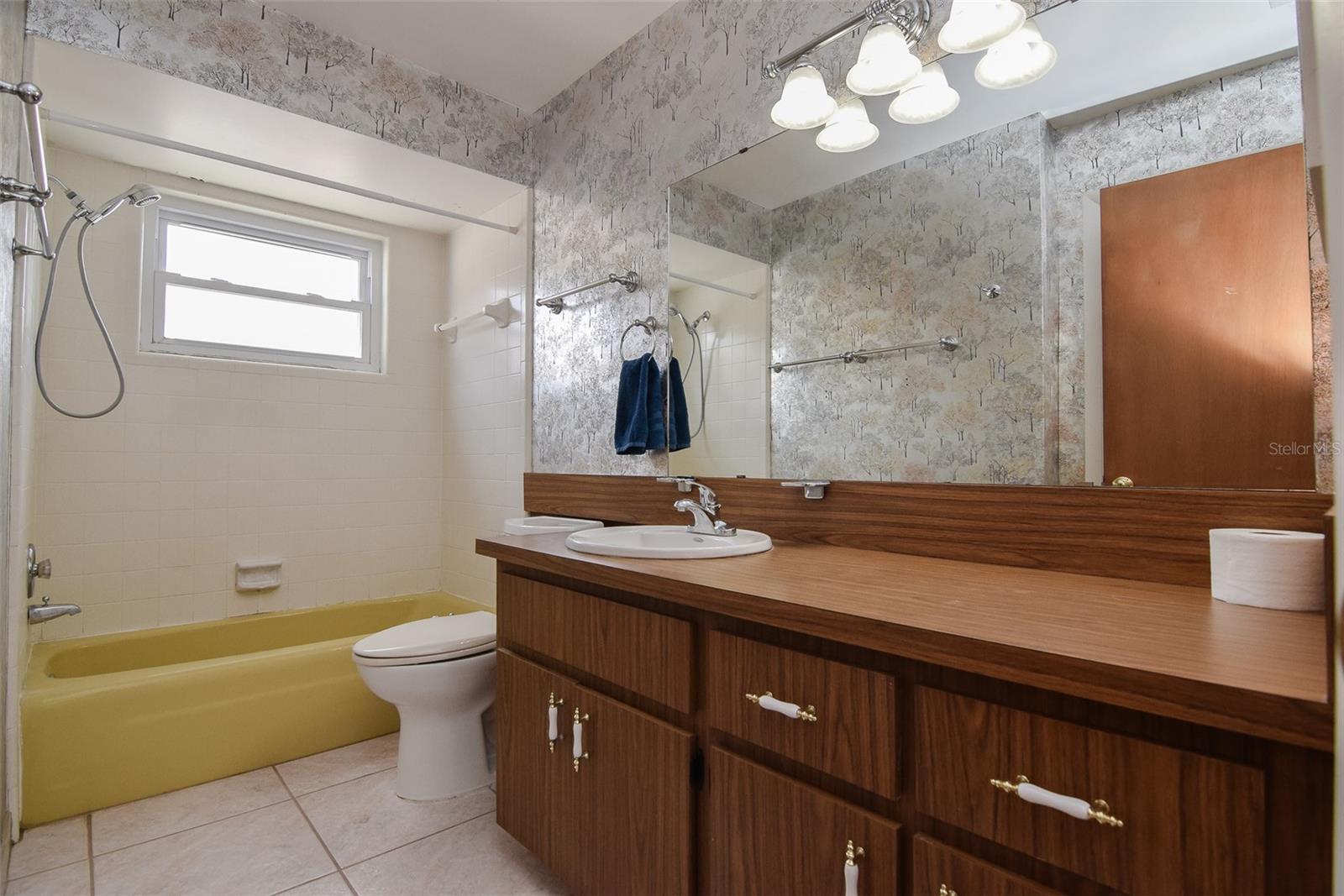 13594 MONALEE AVE — photo 12