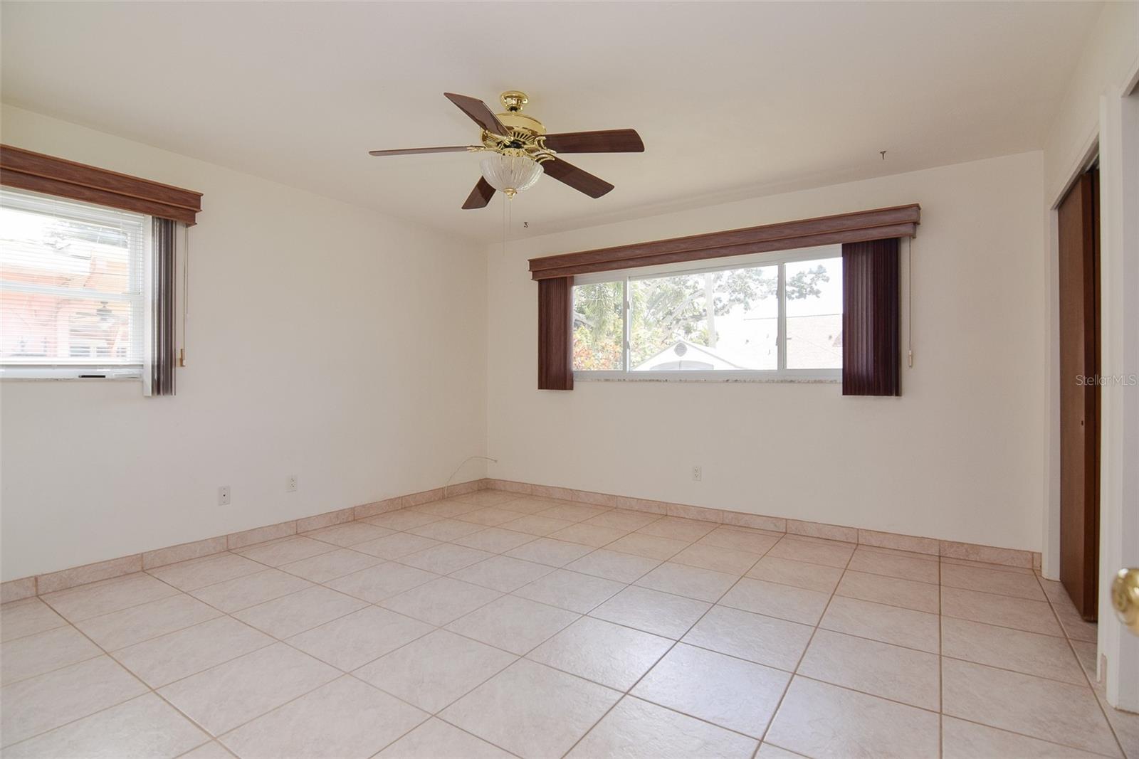 13594 MONALEE AVE — photo 11