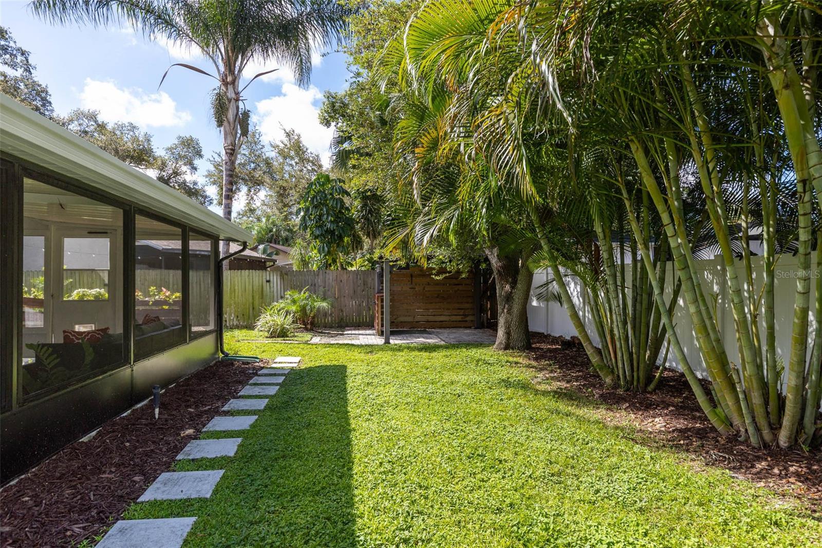 724 GLENGARY LN — photo 30