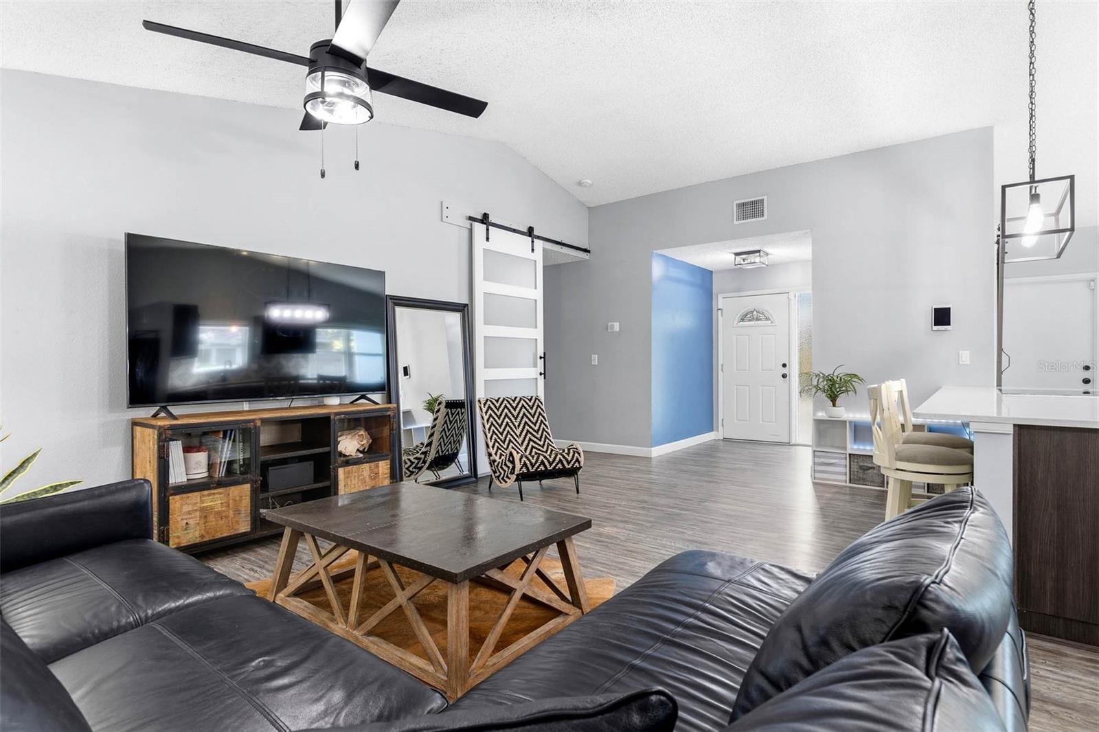 724 GLENGARY LN — photo 12