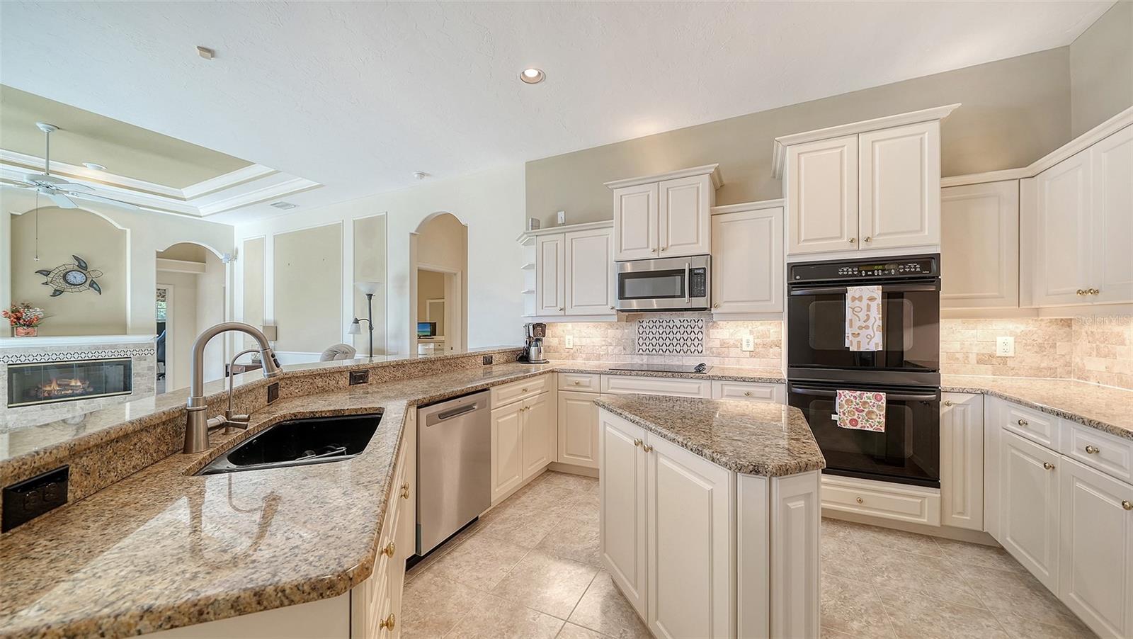 8922 BLOOMFIELD BLVD — photo 17
