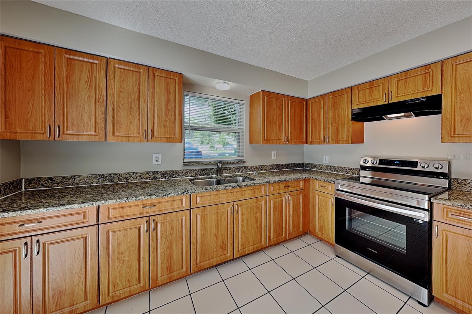 15117 AVALON AVE #A — photo 5