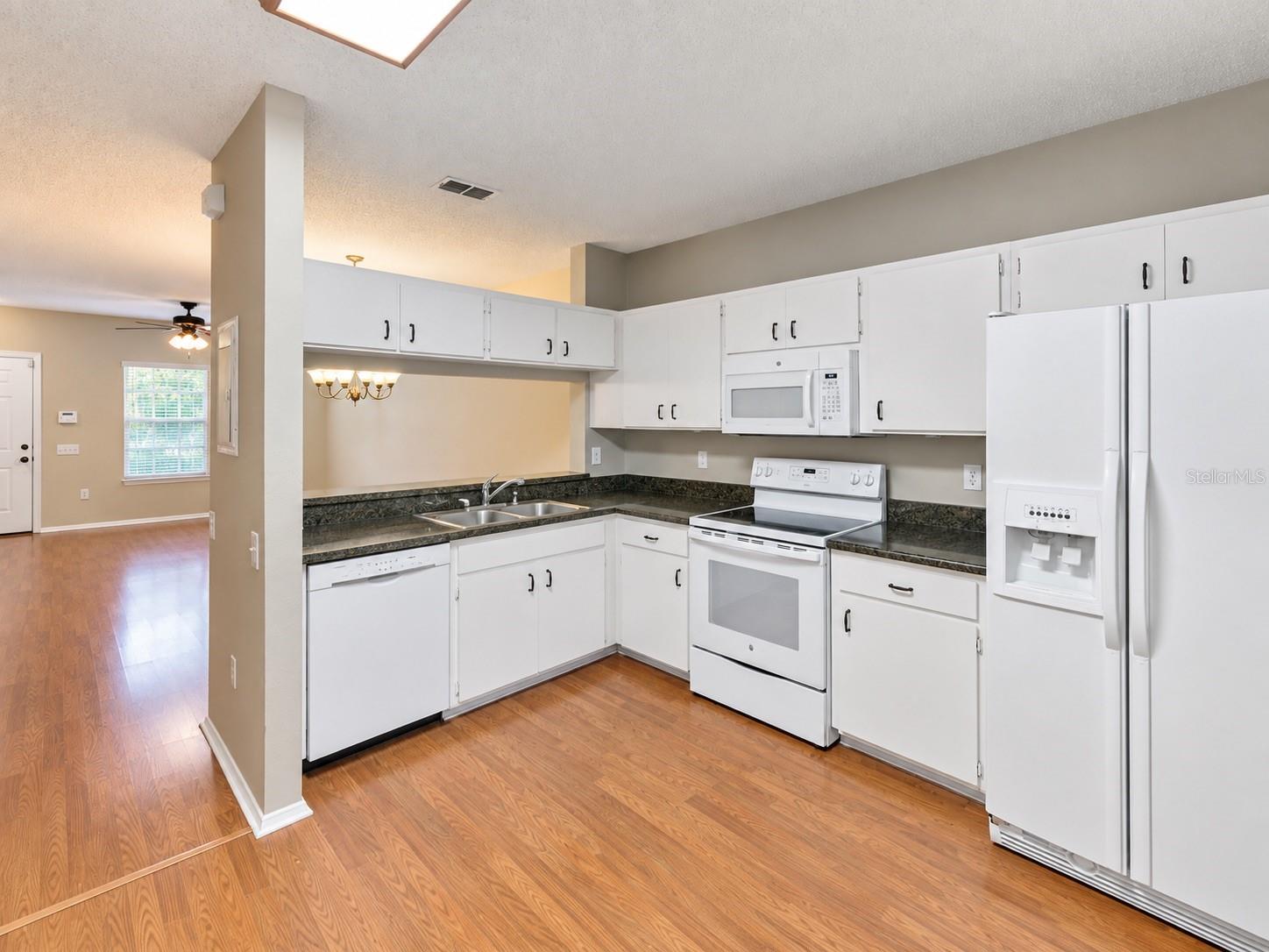 12314 BERKELEY SQUARE DR — photo 8
