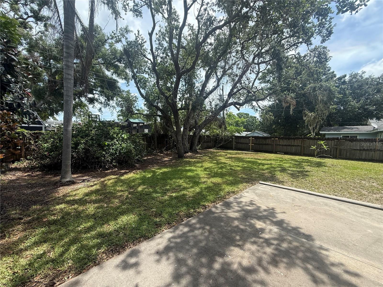 3135 ALTA VISTA ST — photo 37