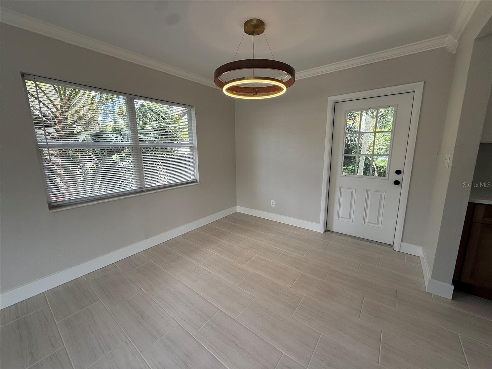 3135 ALTA VISTA ST — photo 9