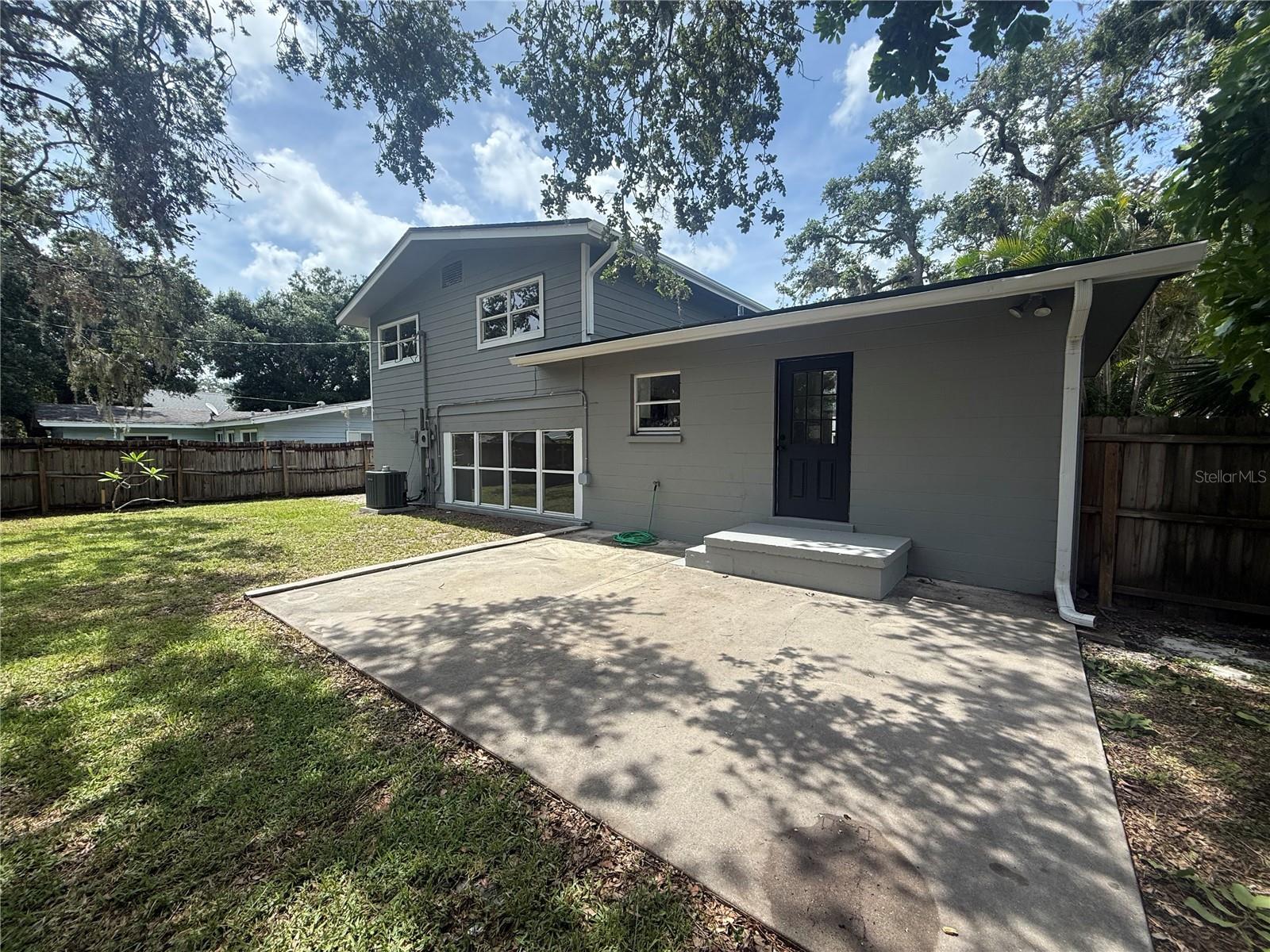 3135 ALTA VISTA ST — photo 38