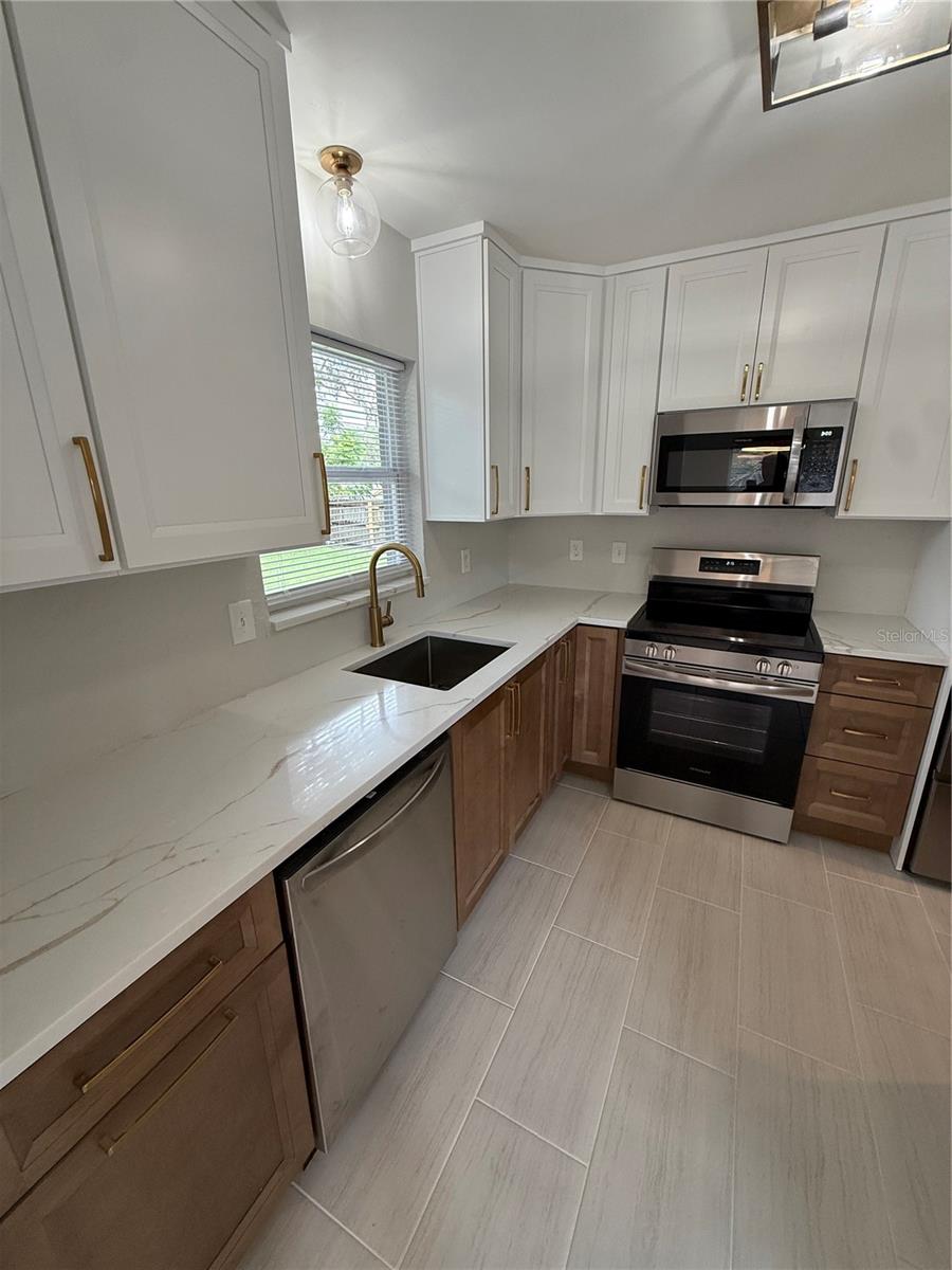 3135 ALTA VISTA ST — photo 12