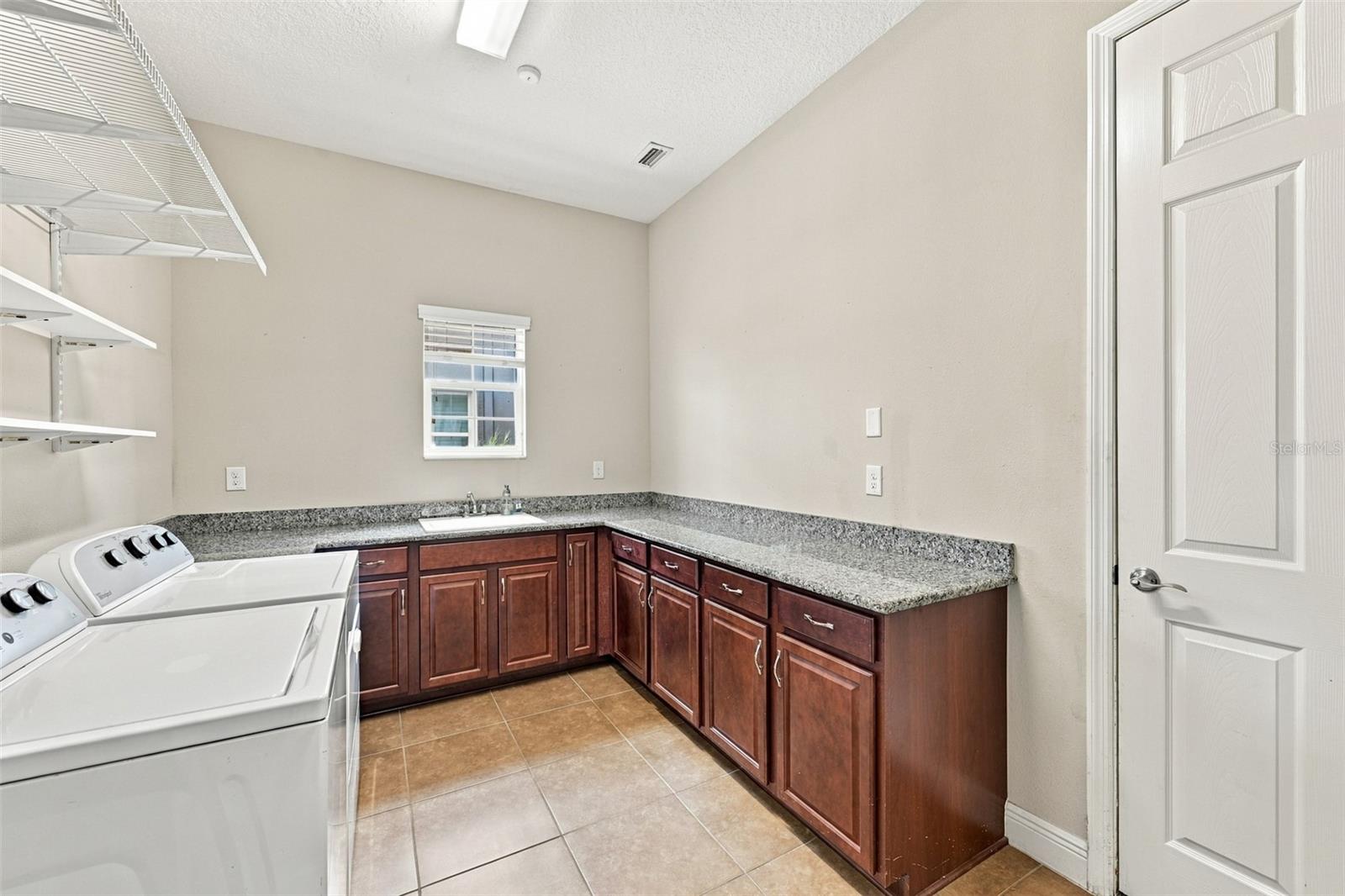 6324 BREVADA LN — photo 37