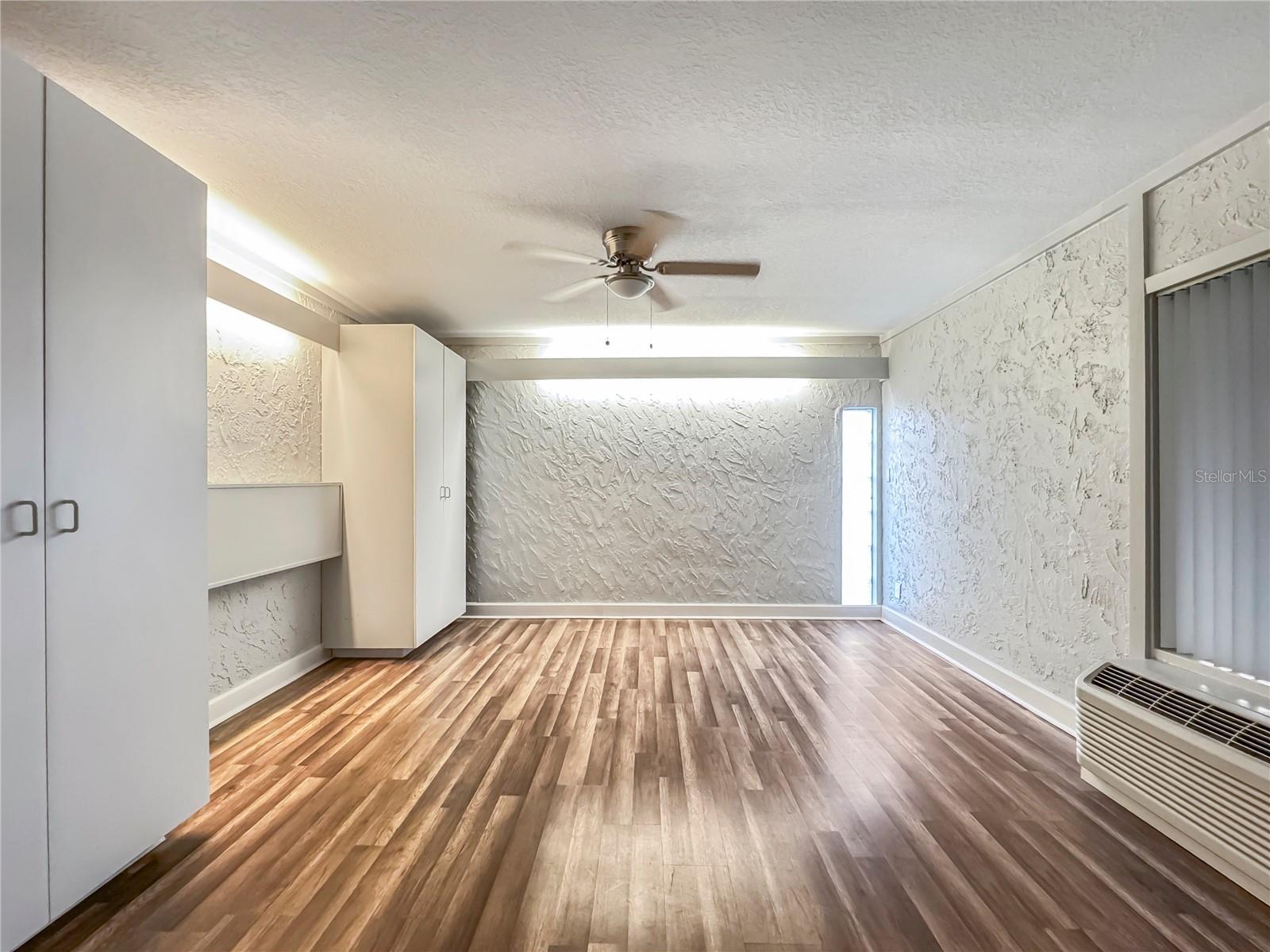 2115 W IVY ST — photo 8