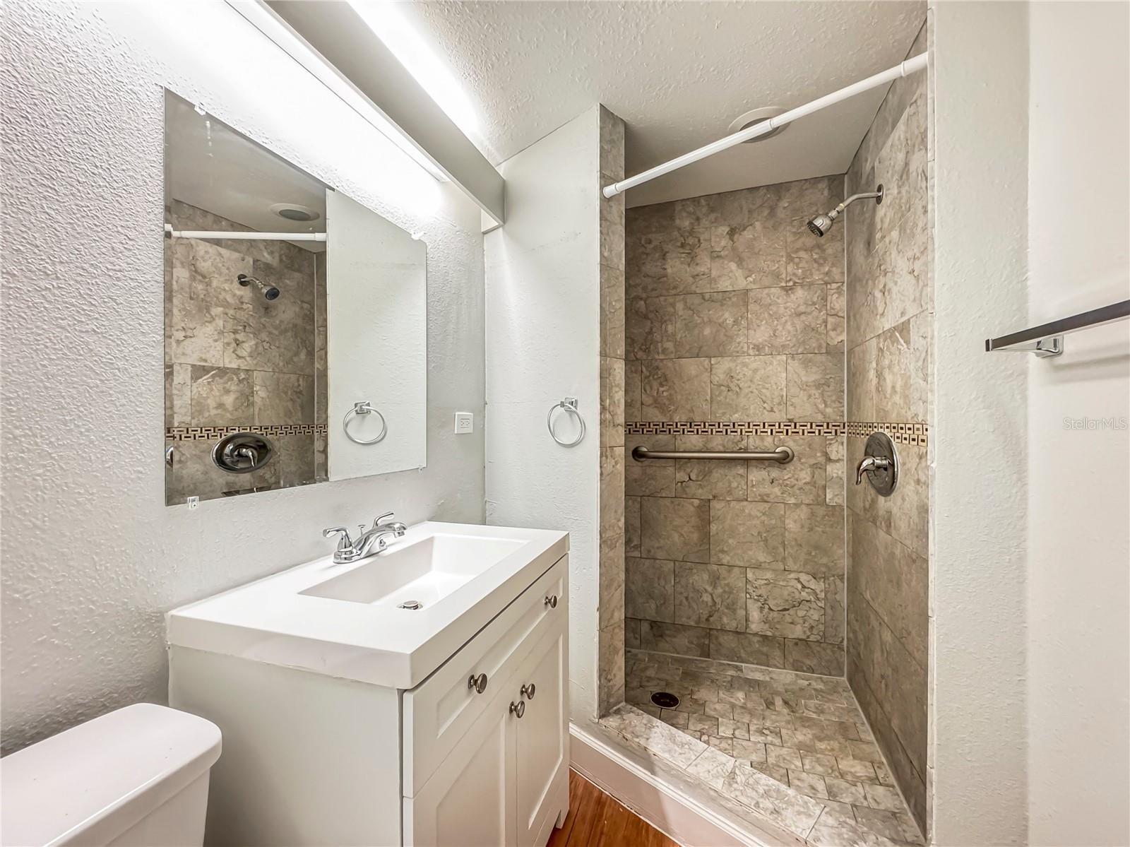 2115 W IVY ST — photo 14