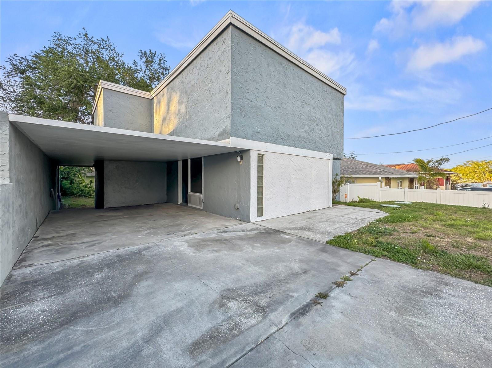 2115 W IVY ST — photo 3