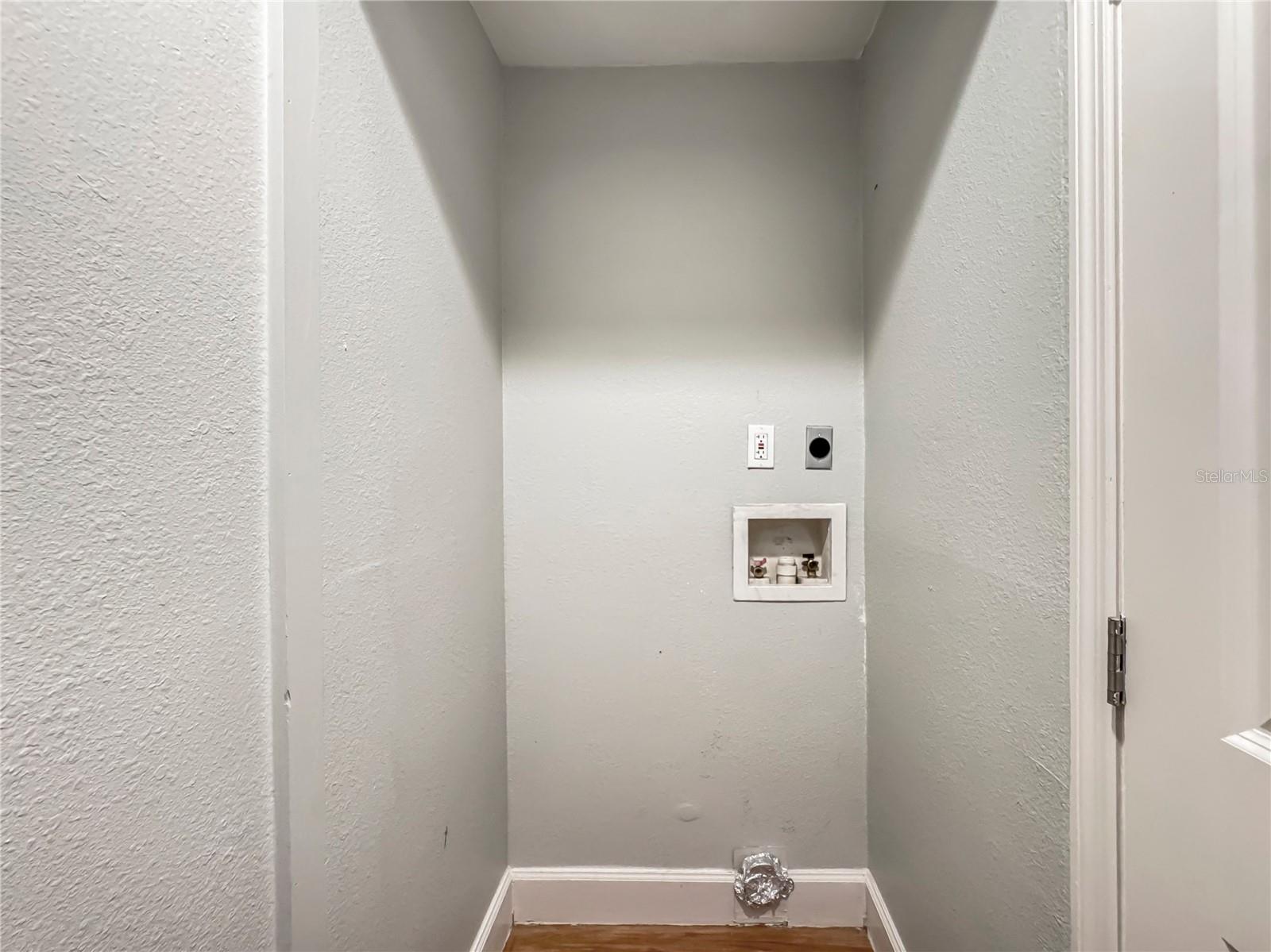 2115 W IVY ST — photo 13