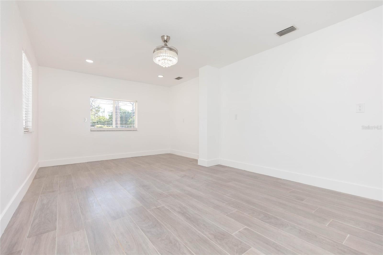 3943 ARKANSAS AVE NE — photo 16