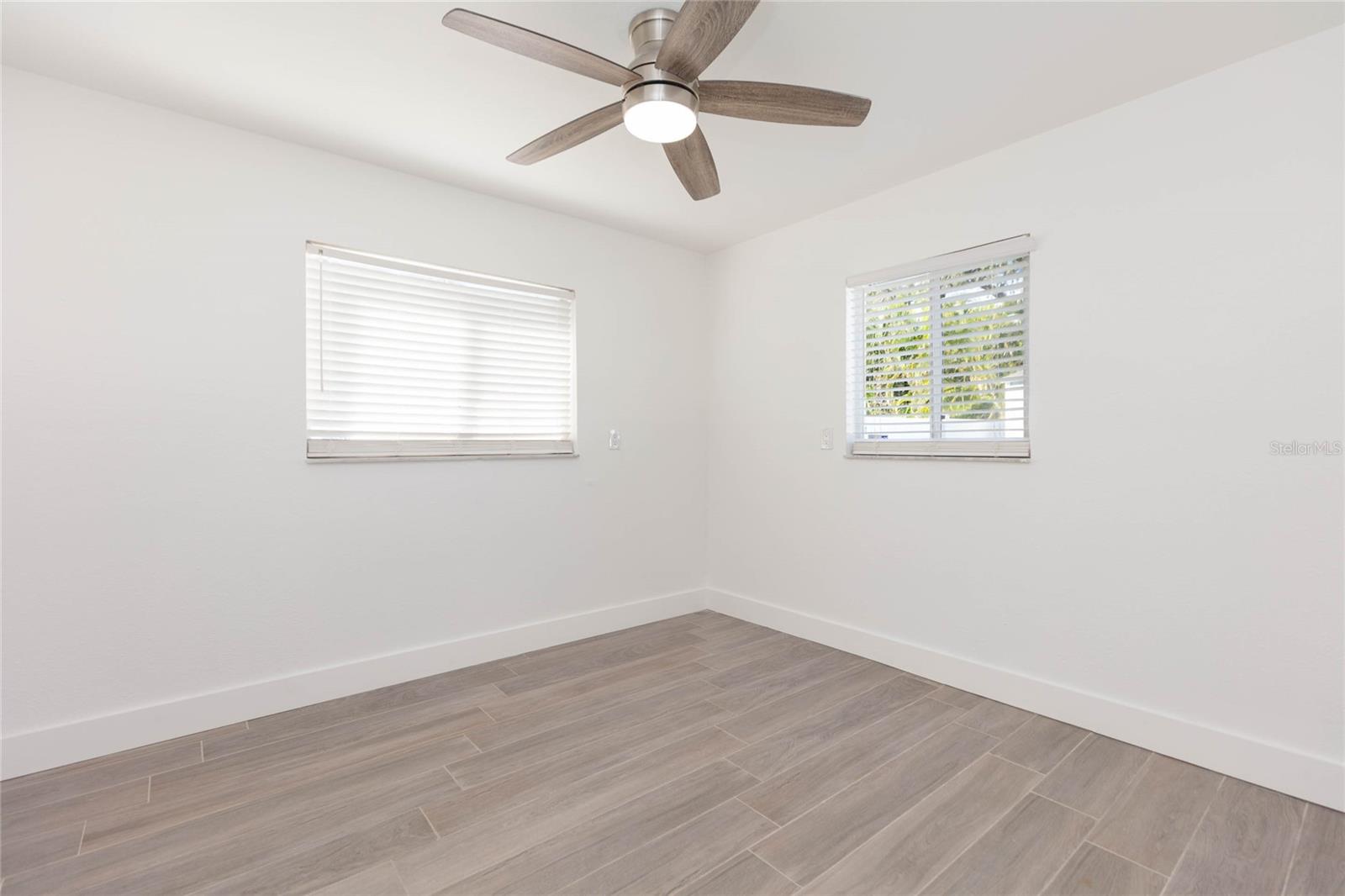 3943 ARKANSAS AVE NE — photo 27