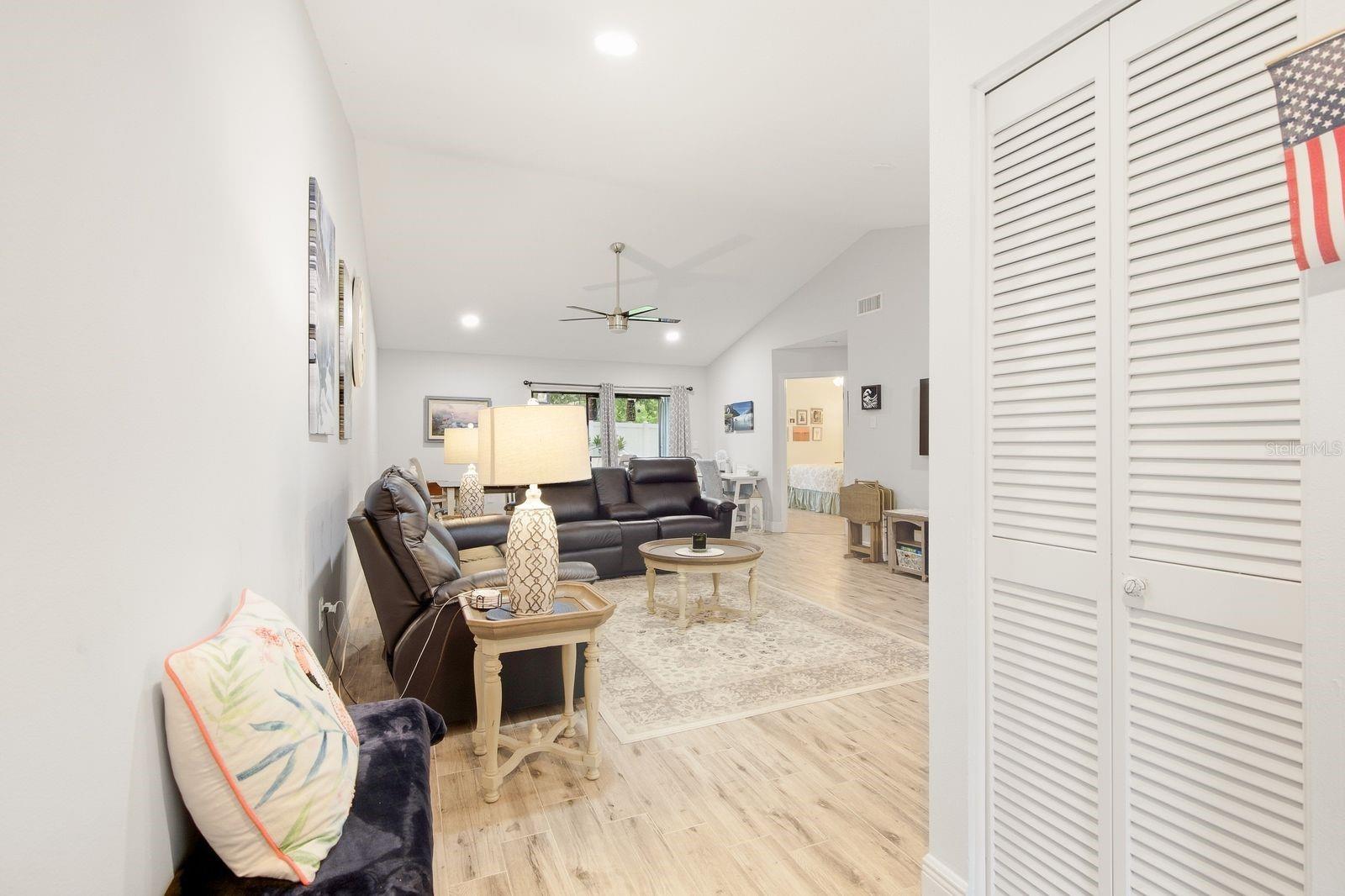 2712 BENTLEY DR — photo 4