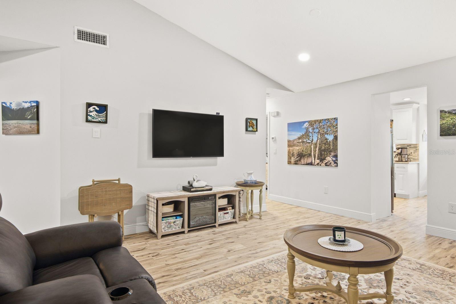 2712 BENTLEY DR — photo 7