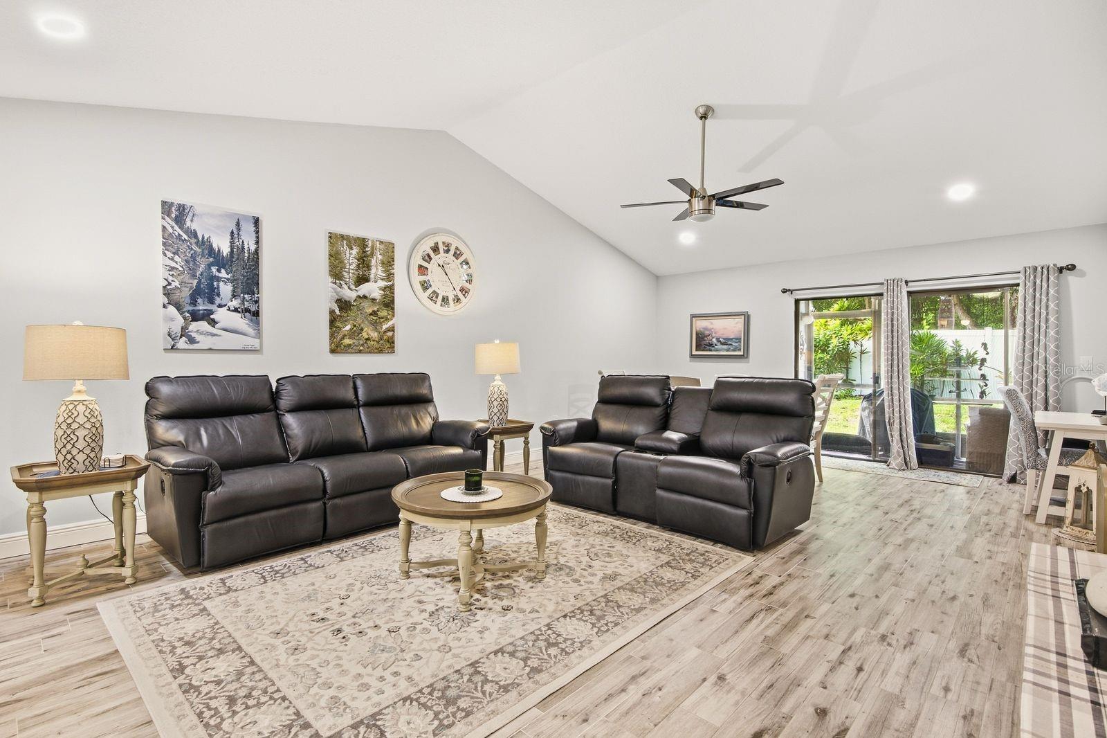 2712 BENTLEY DR — photo 6
