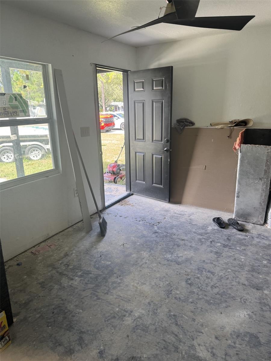 205 EMERALD LN — photo 13