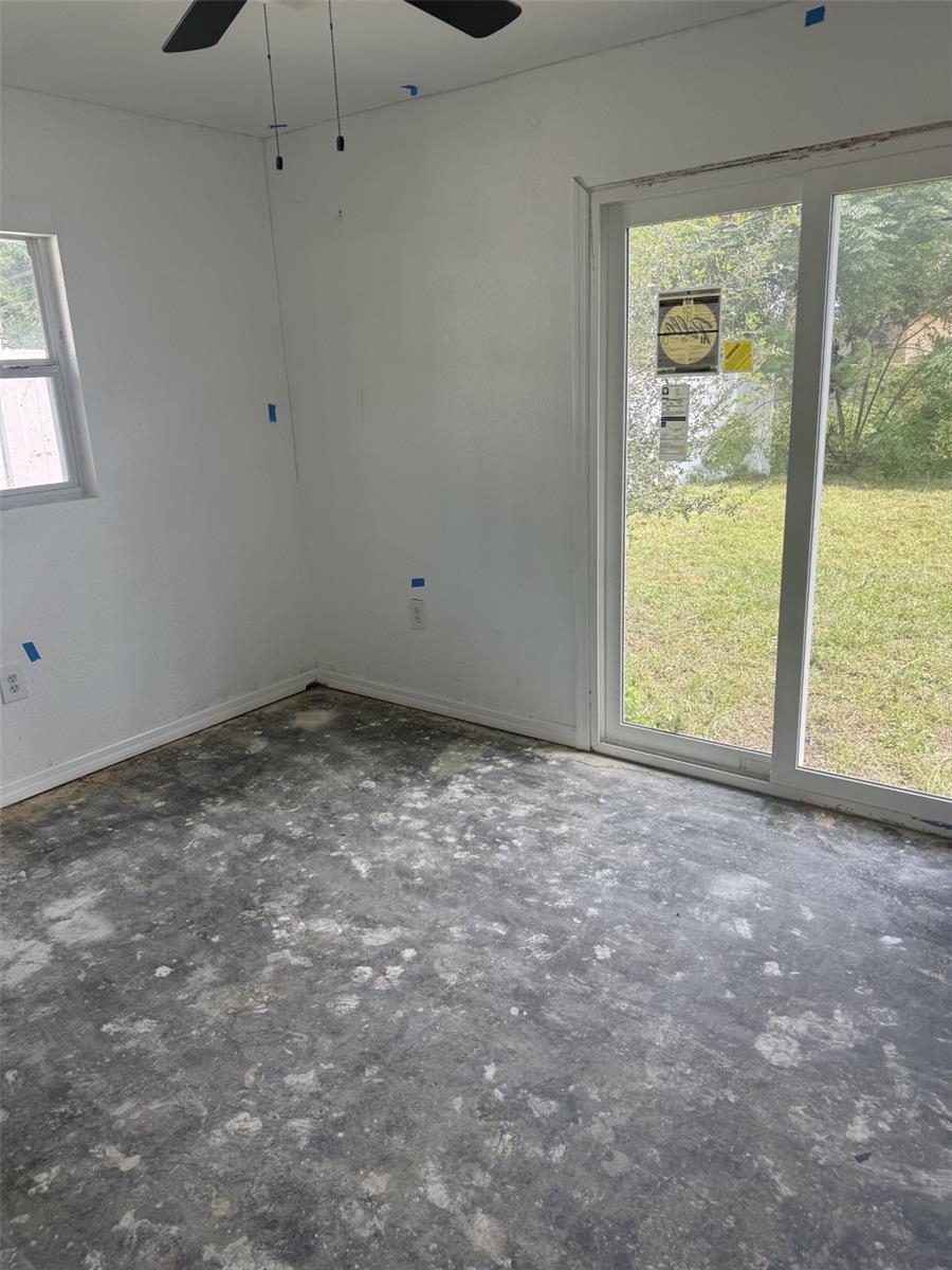 205 EMERALD LN — photo 9