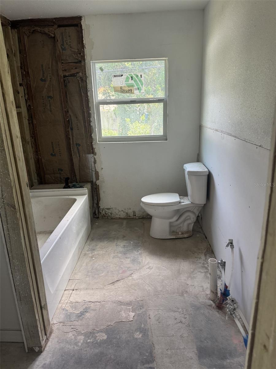 205 EMERALD LN — photo 12