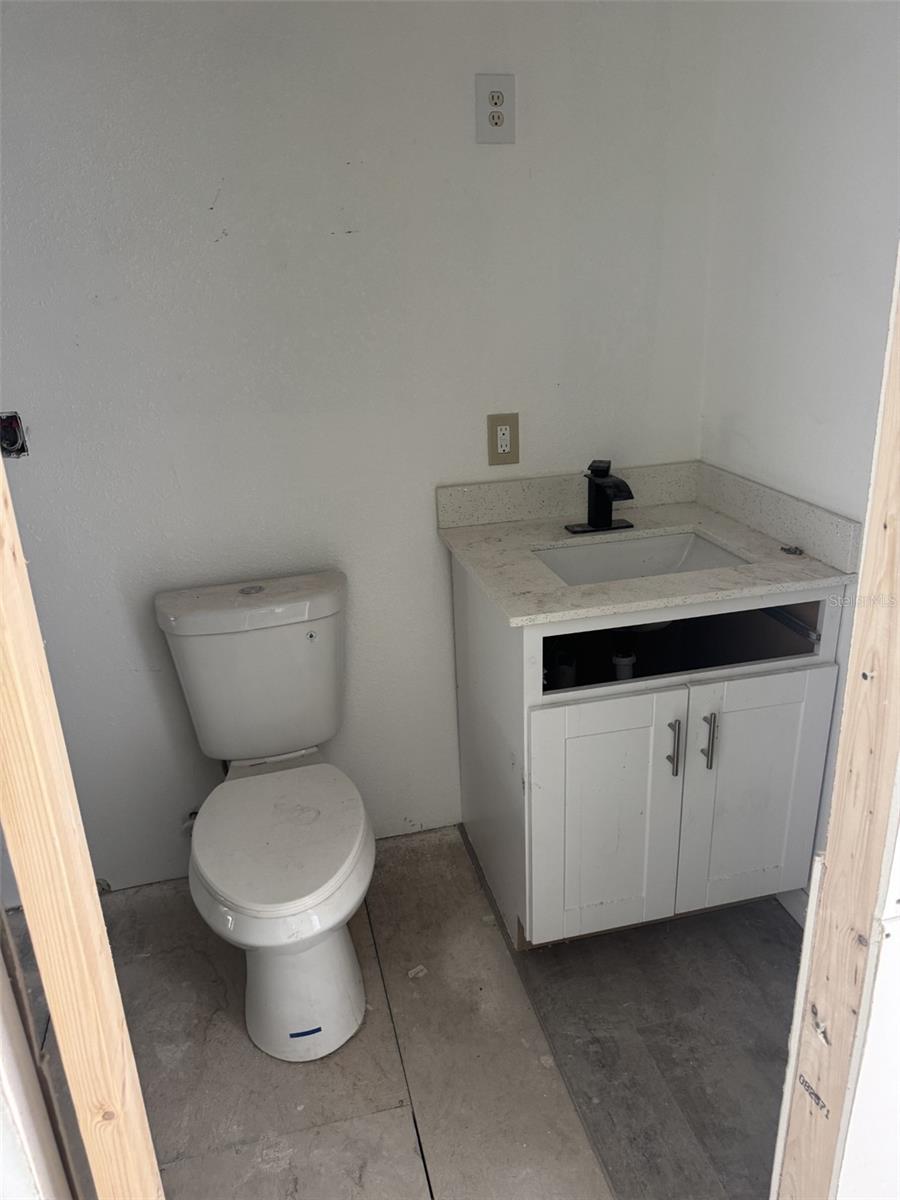 205 EMERALD LN — photo 15