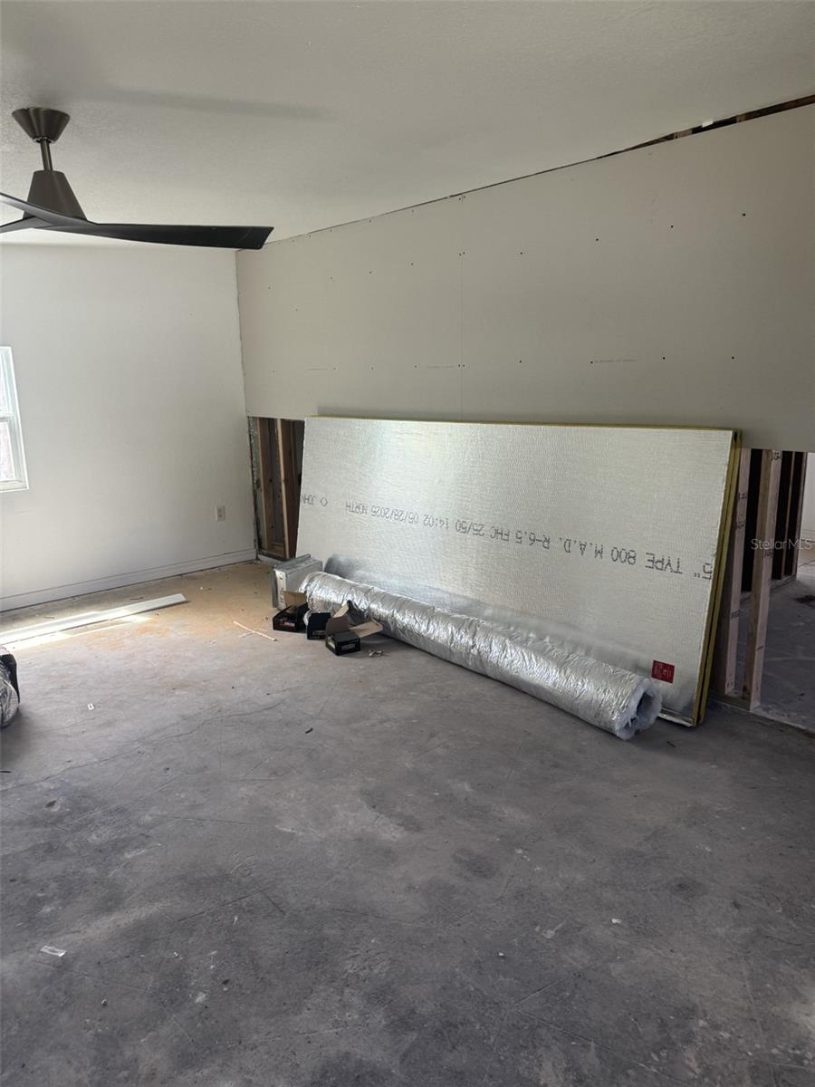 205 EMERALD LN — photo 5