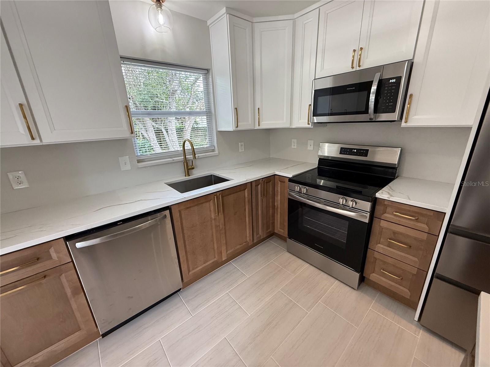 3135 ALTA VISTA ST — photo 11
