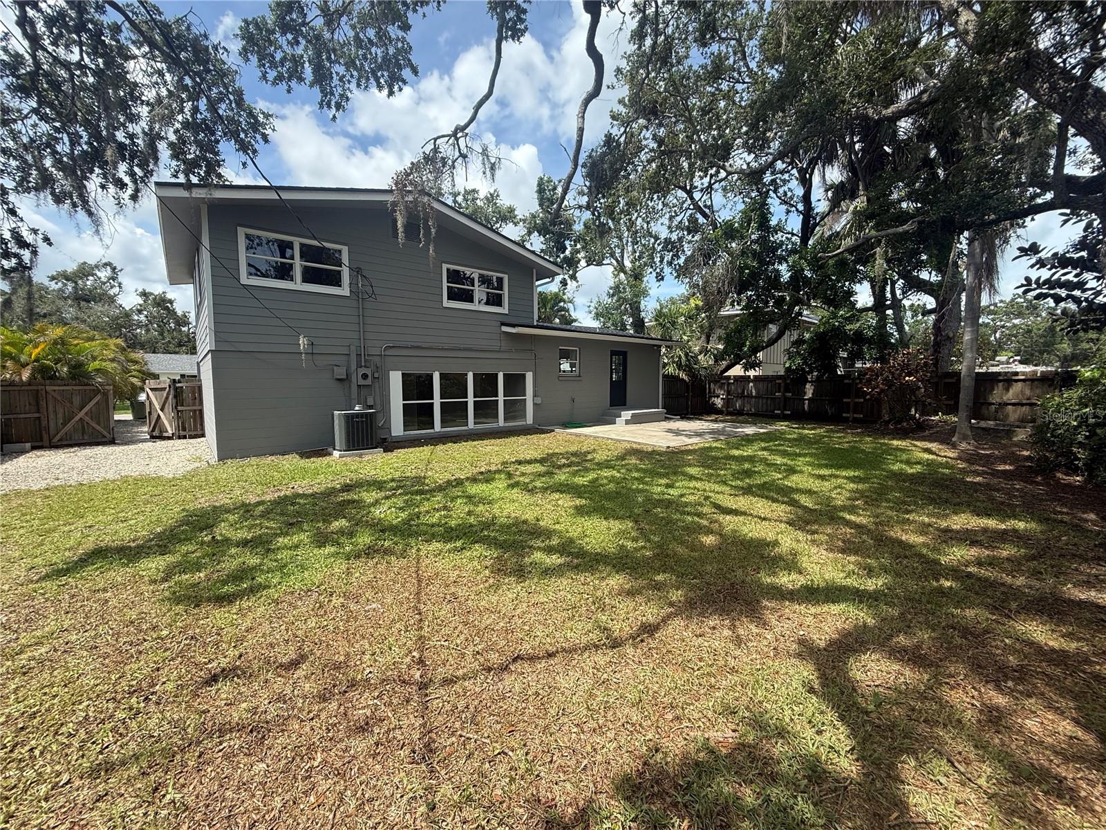 3135 ALTA VISTA ST — photo 39