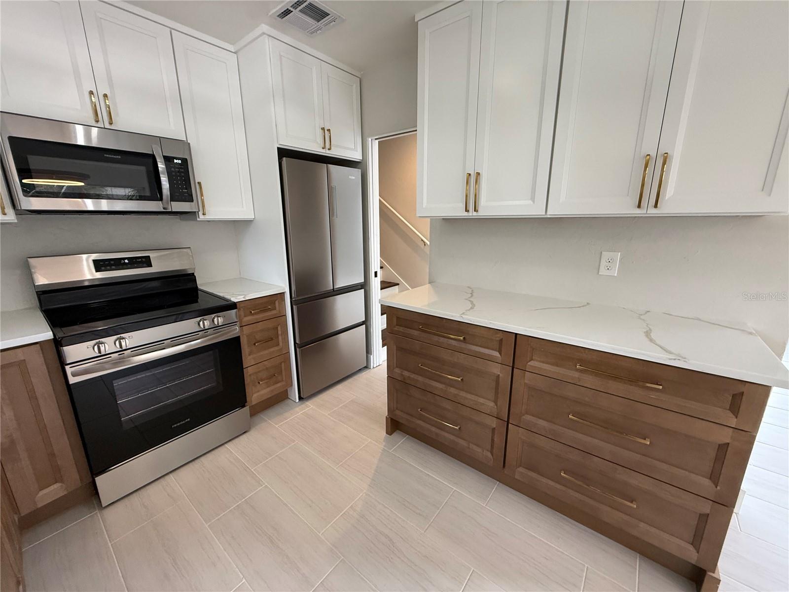 3135 ALTA VISTA ST — photo 10
