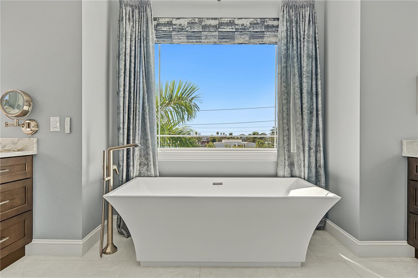 7 PARADISE LN — photo 54