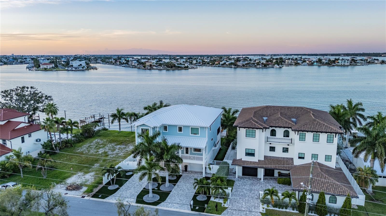 7 PARADISE LN — photo 90
