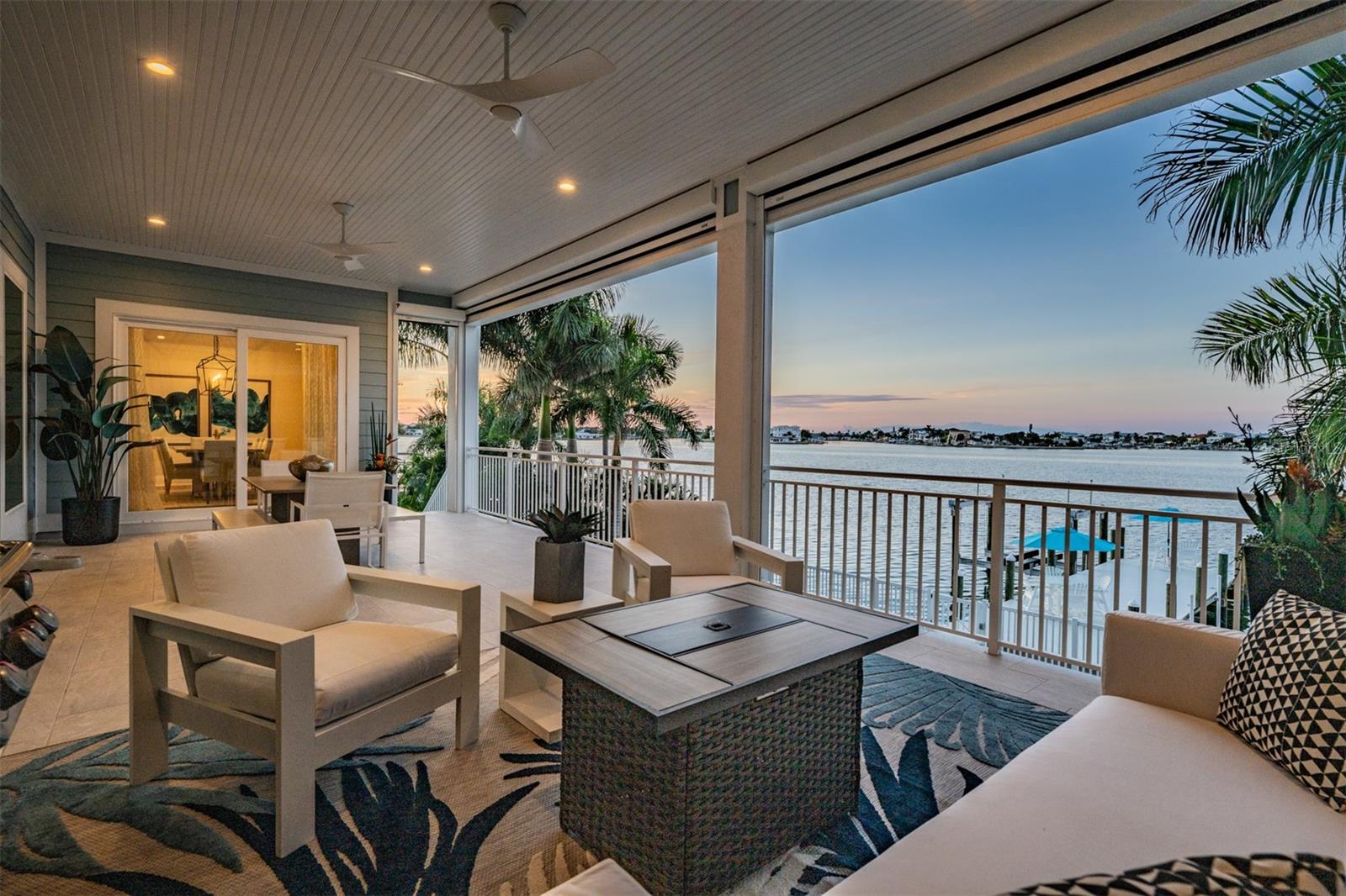 7 PARADISE LN — photo 37