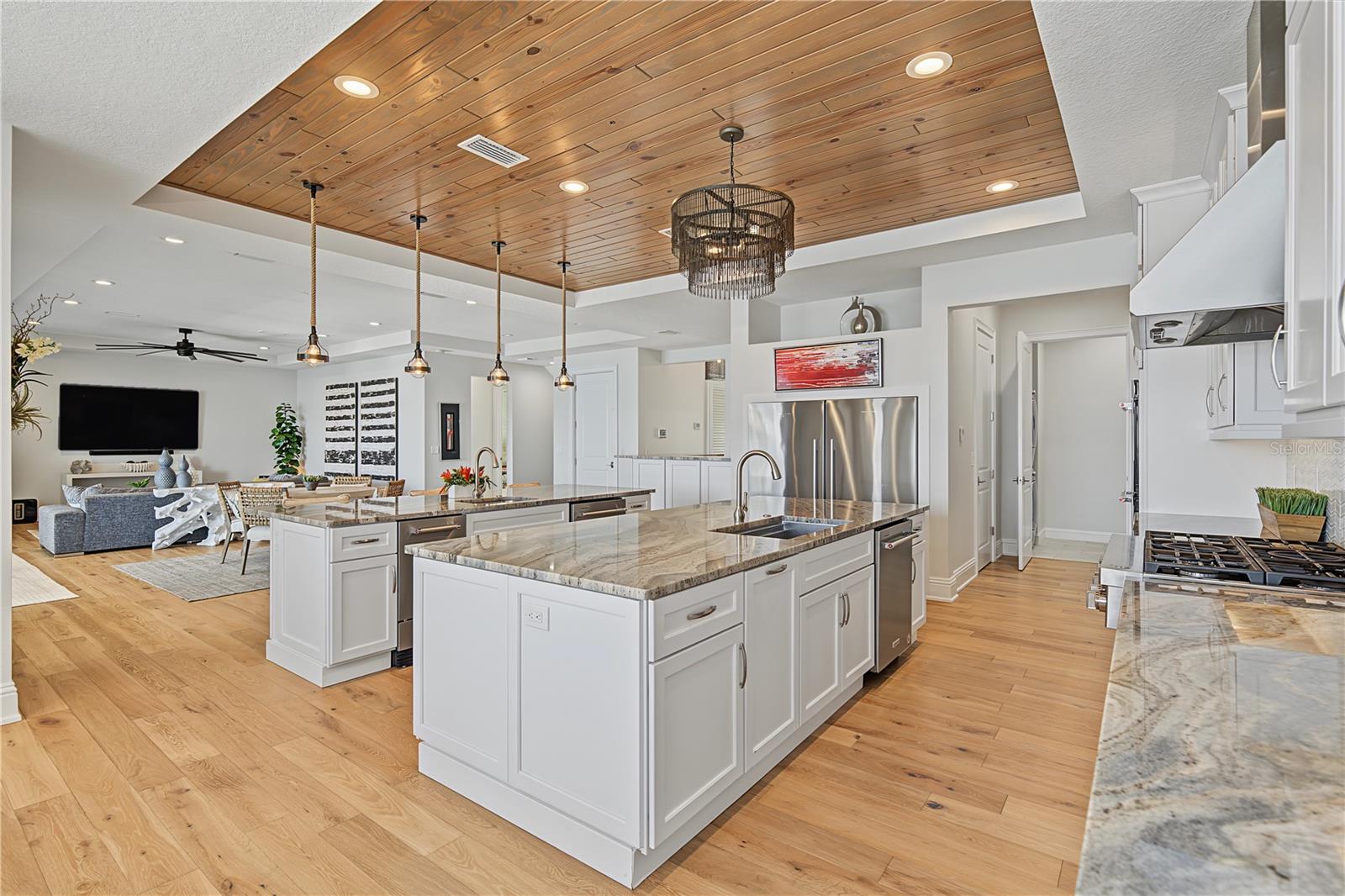 7 PARADISE LN — photo 21