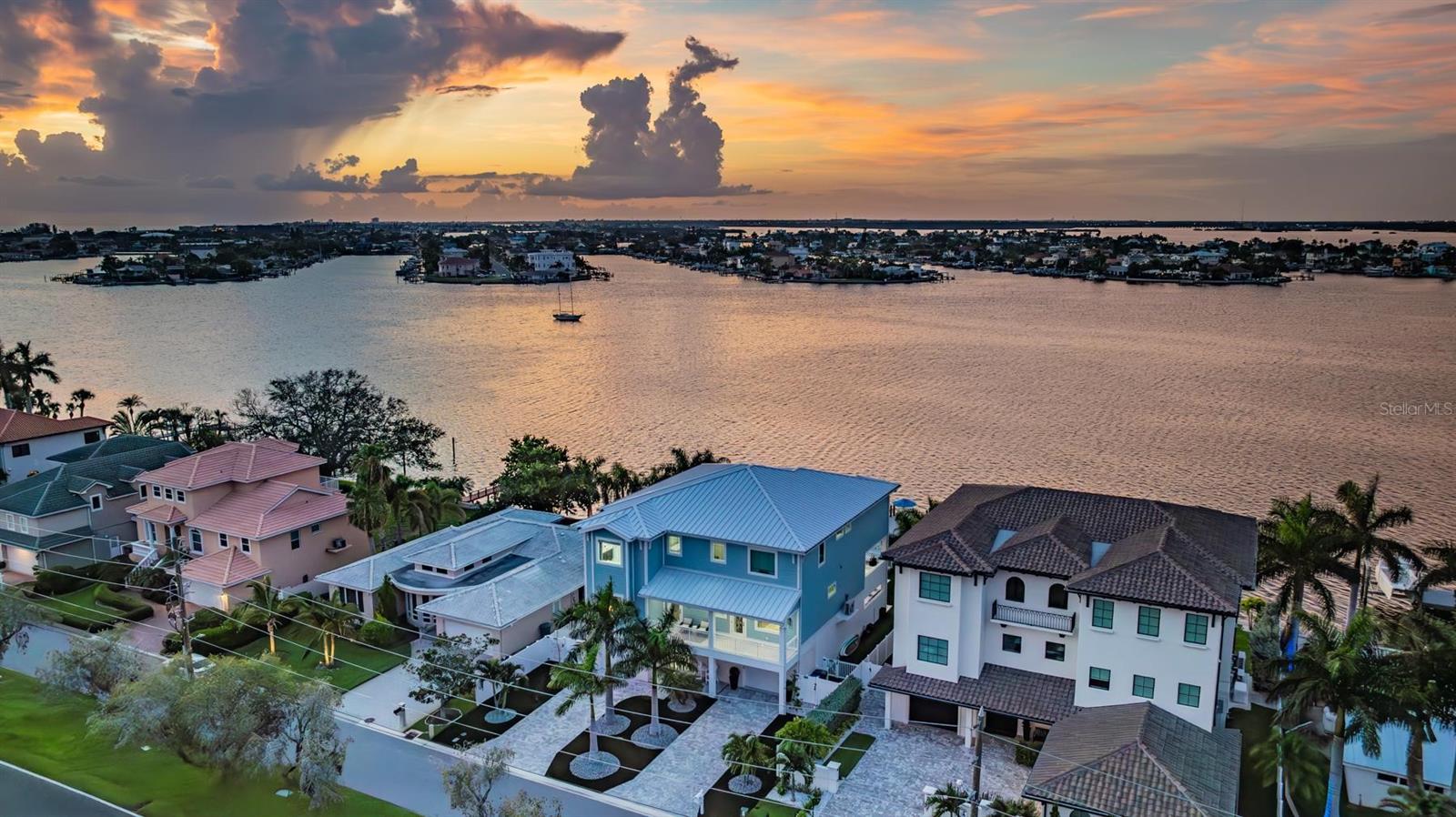 7 PARADISE LN — photo 3