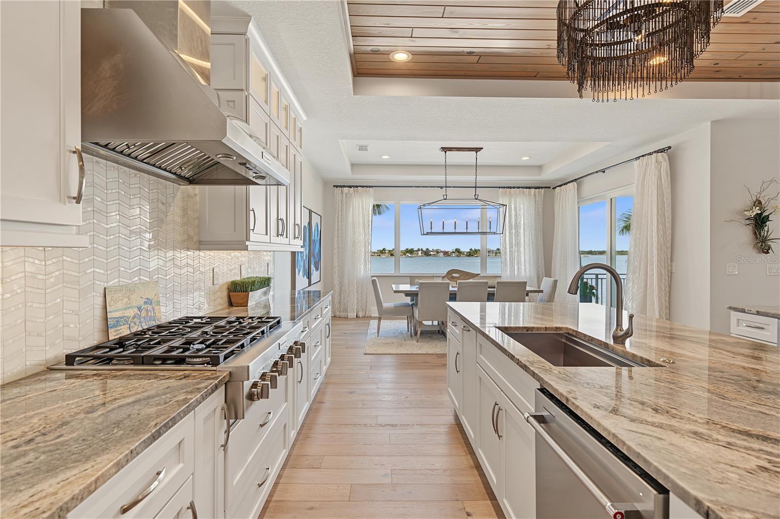 7 PARADISE LN — photo 24